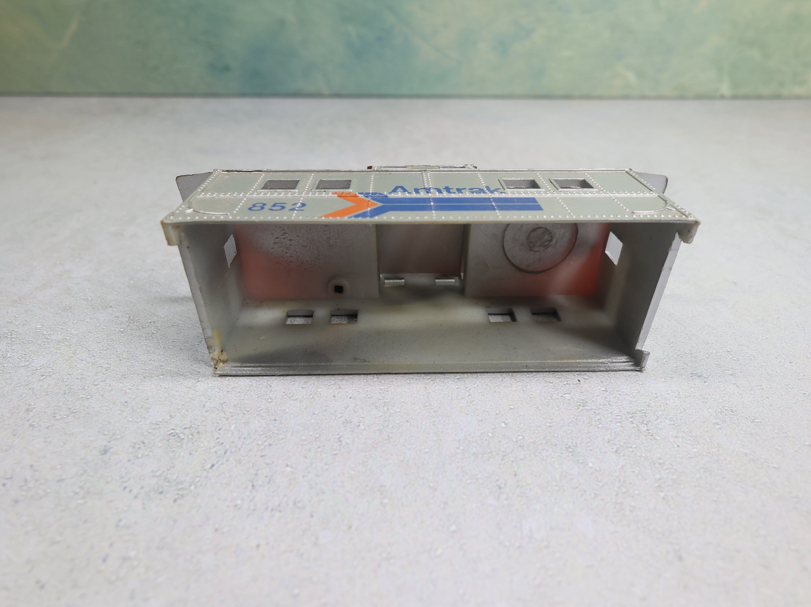 USED Life-Like HO Scale Caboose Shell Only Amtrak 825