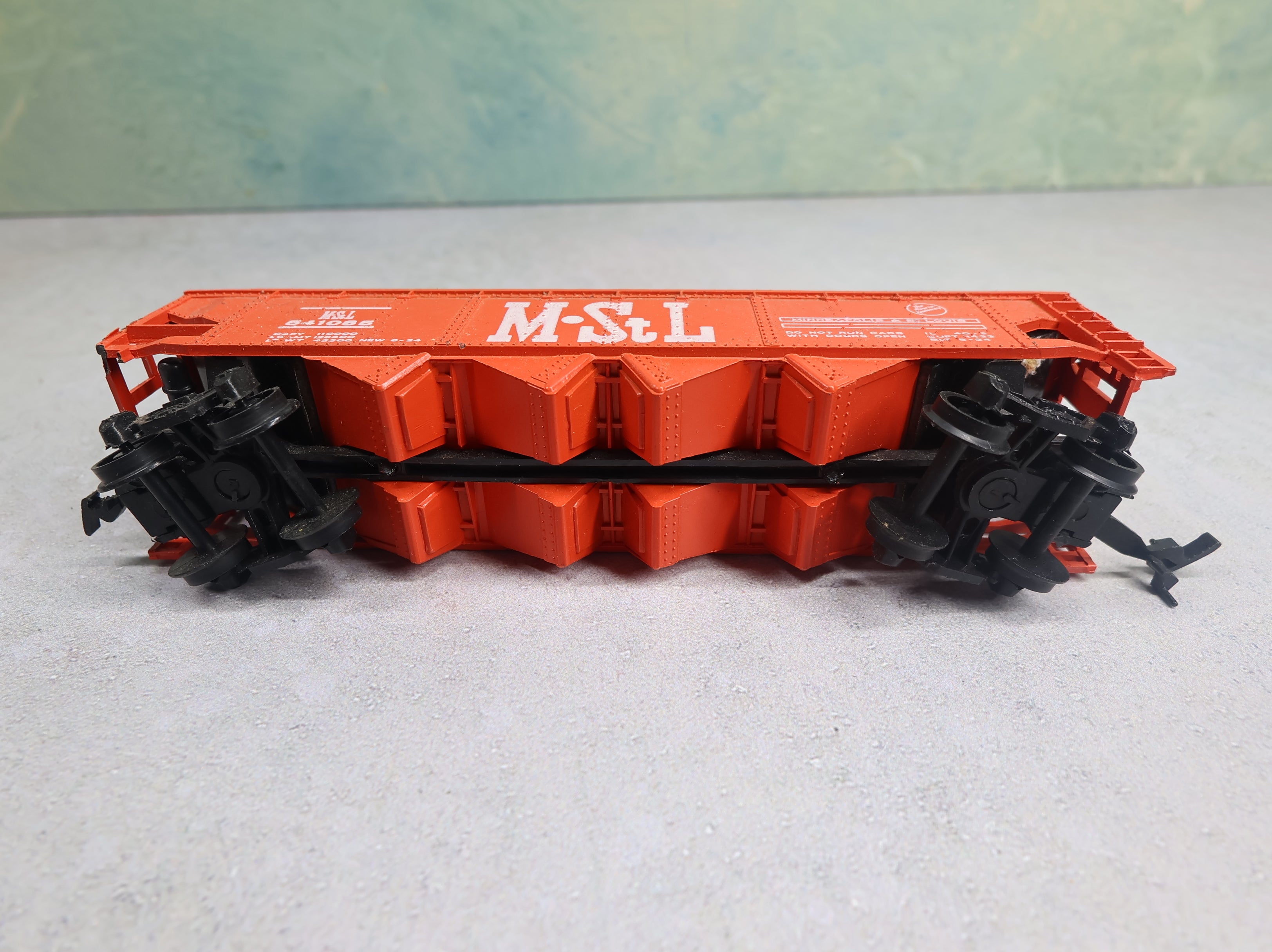 USED Bachmann HO Scale 4 Bay Hopper Minneapolis and St. Louis MStL #541085