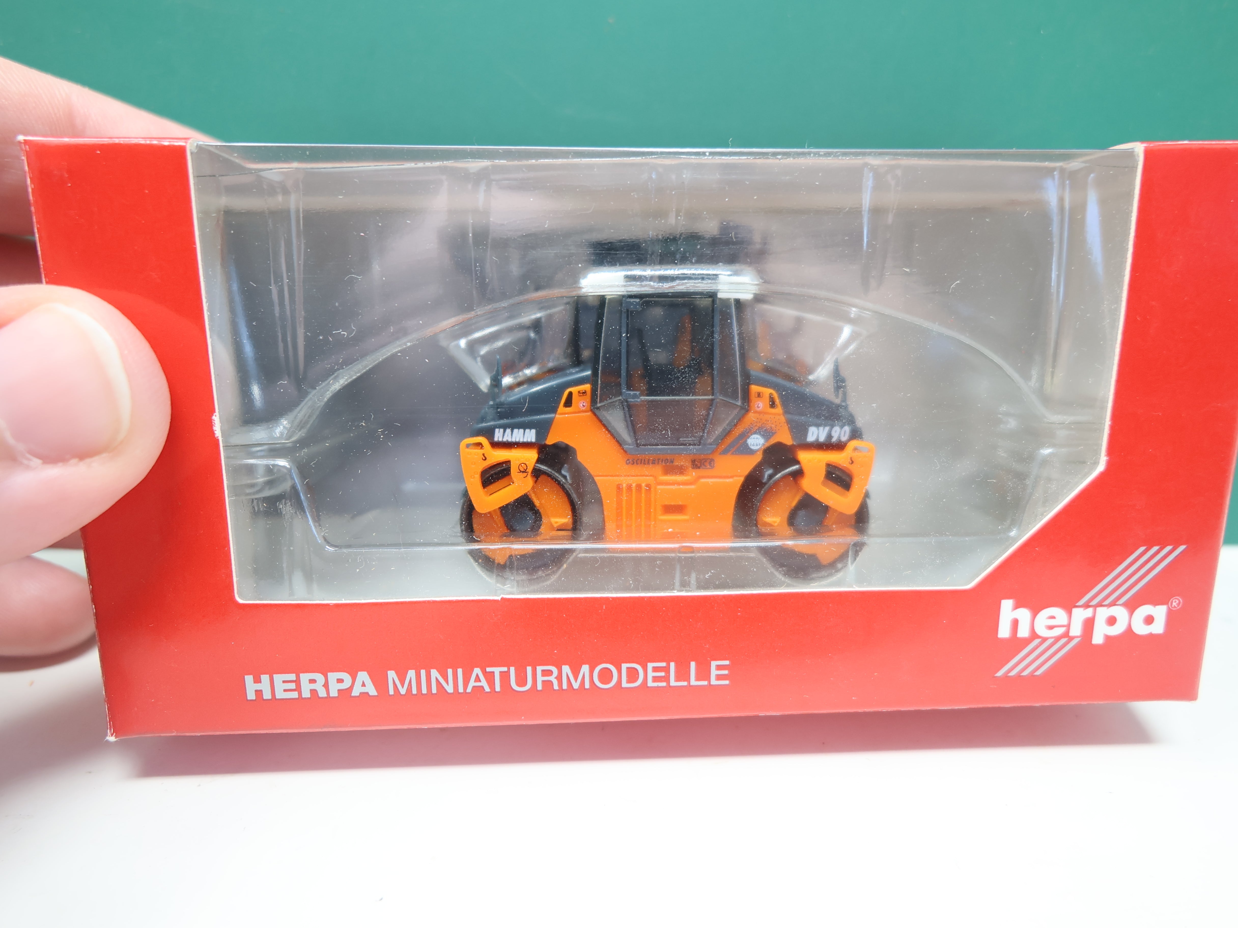 Herpa HO Scale, Hamm DV90 Asphalt Roller Compact Road Construction