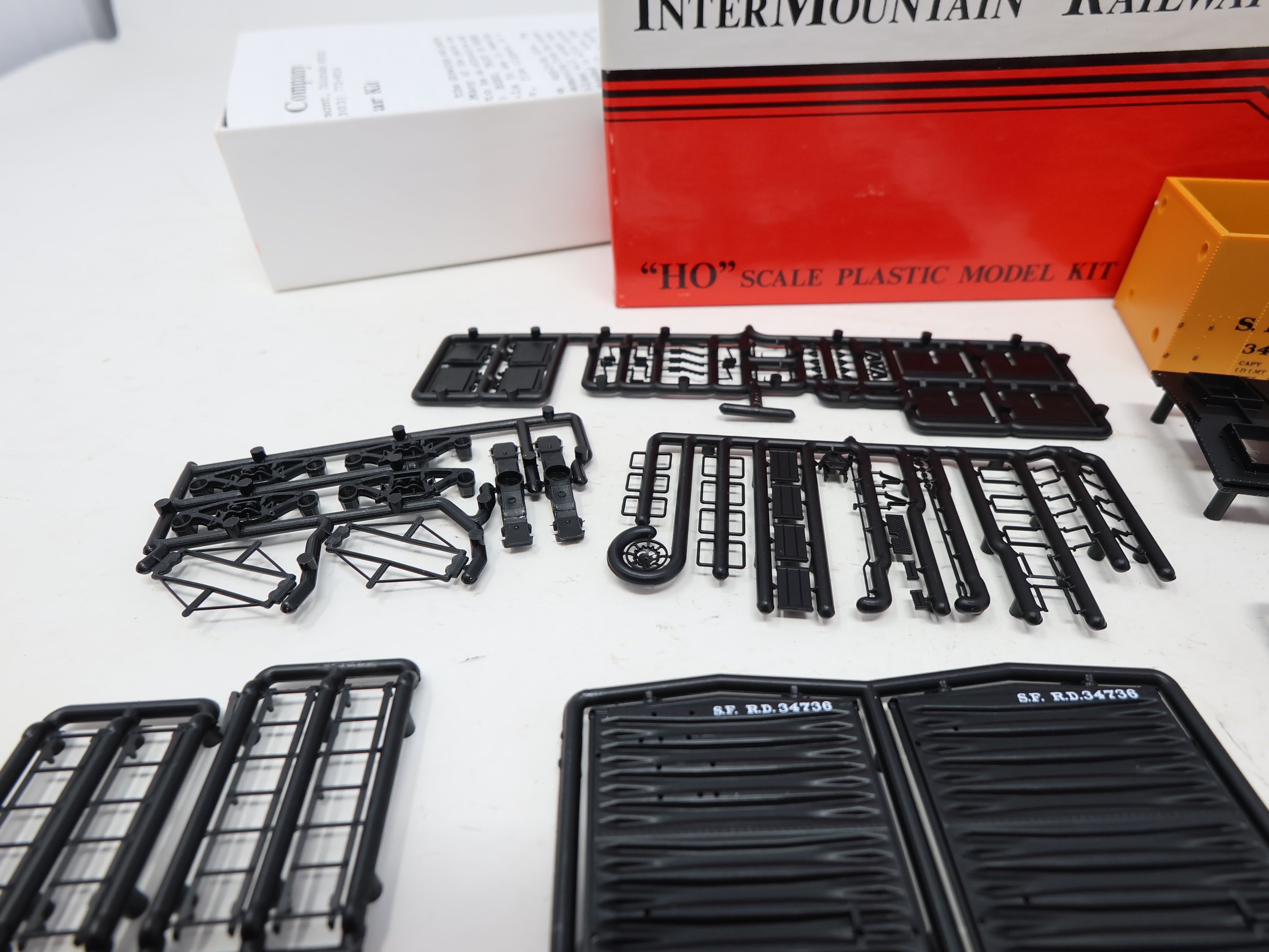 USED Intermountain HO Scale, Refrigerator Box Car, Santa Fe SFRD #34736 (KIT)