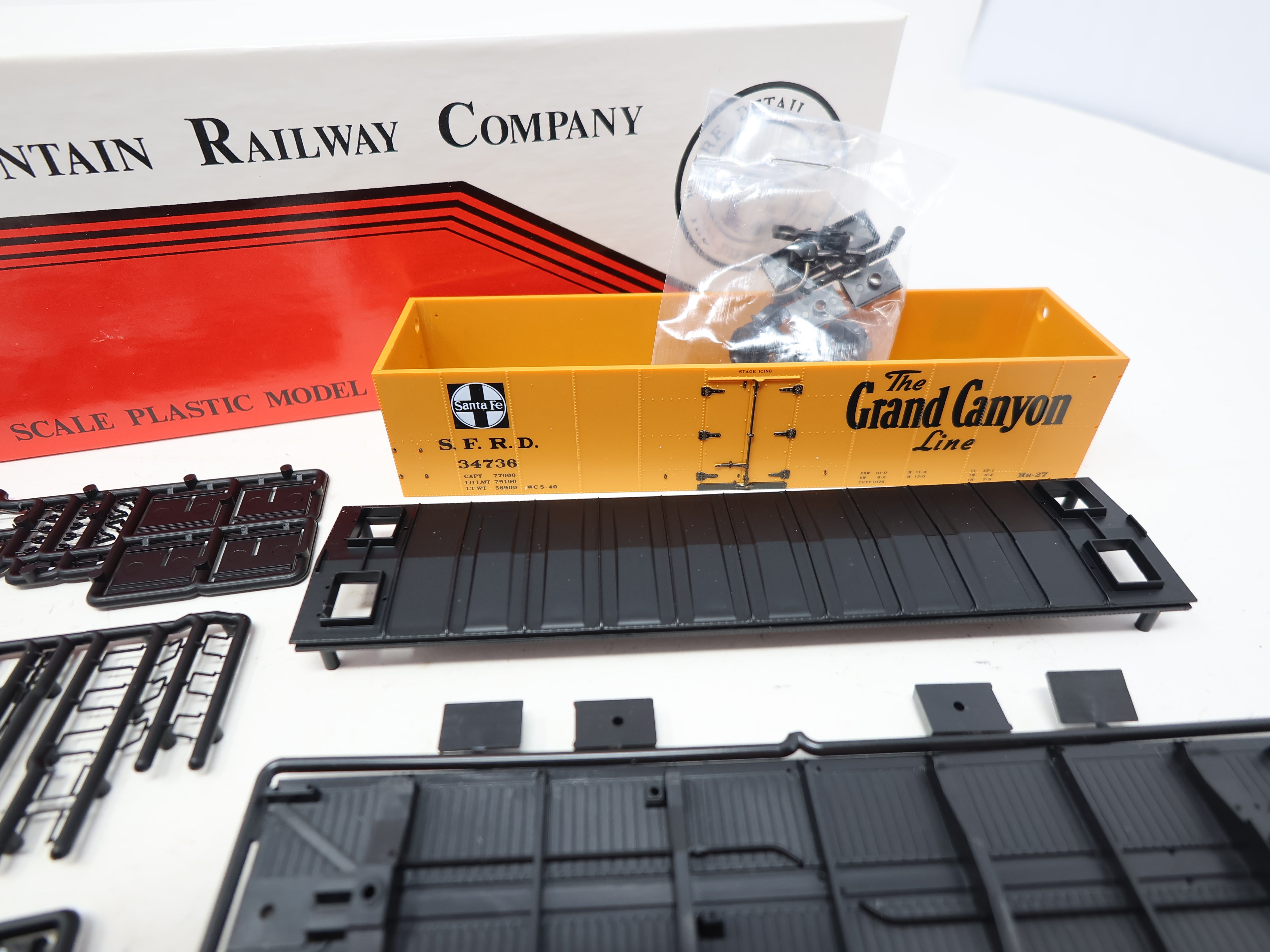 USED Intermountain HO Scale, Refrigerator Box Car, Santa Fe SFRD #34736 (KIT)