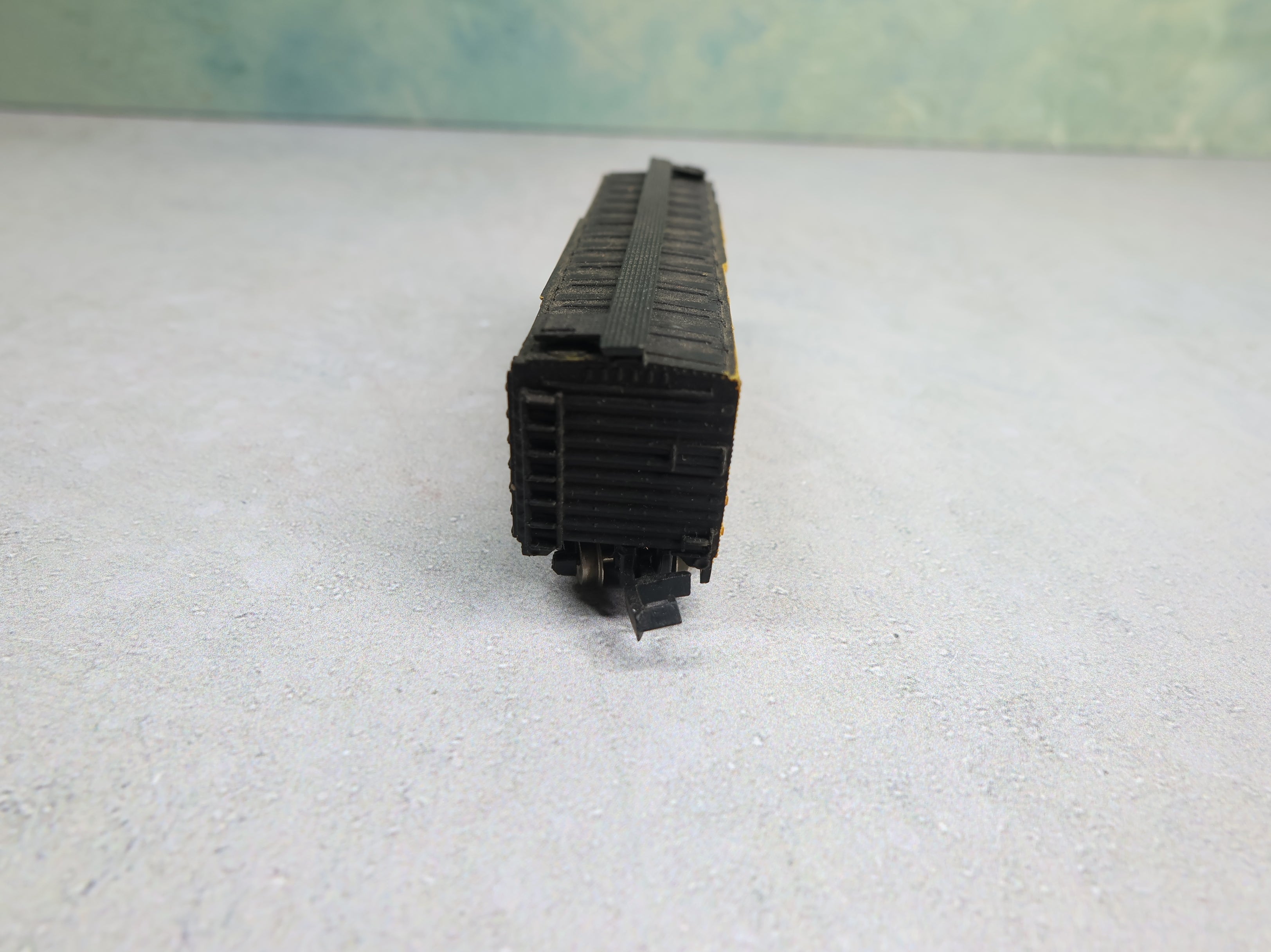 USED Bachmann N Scale 40' Box Car Transport Leasing Company TLCX #10