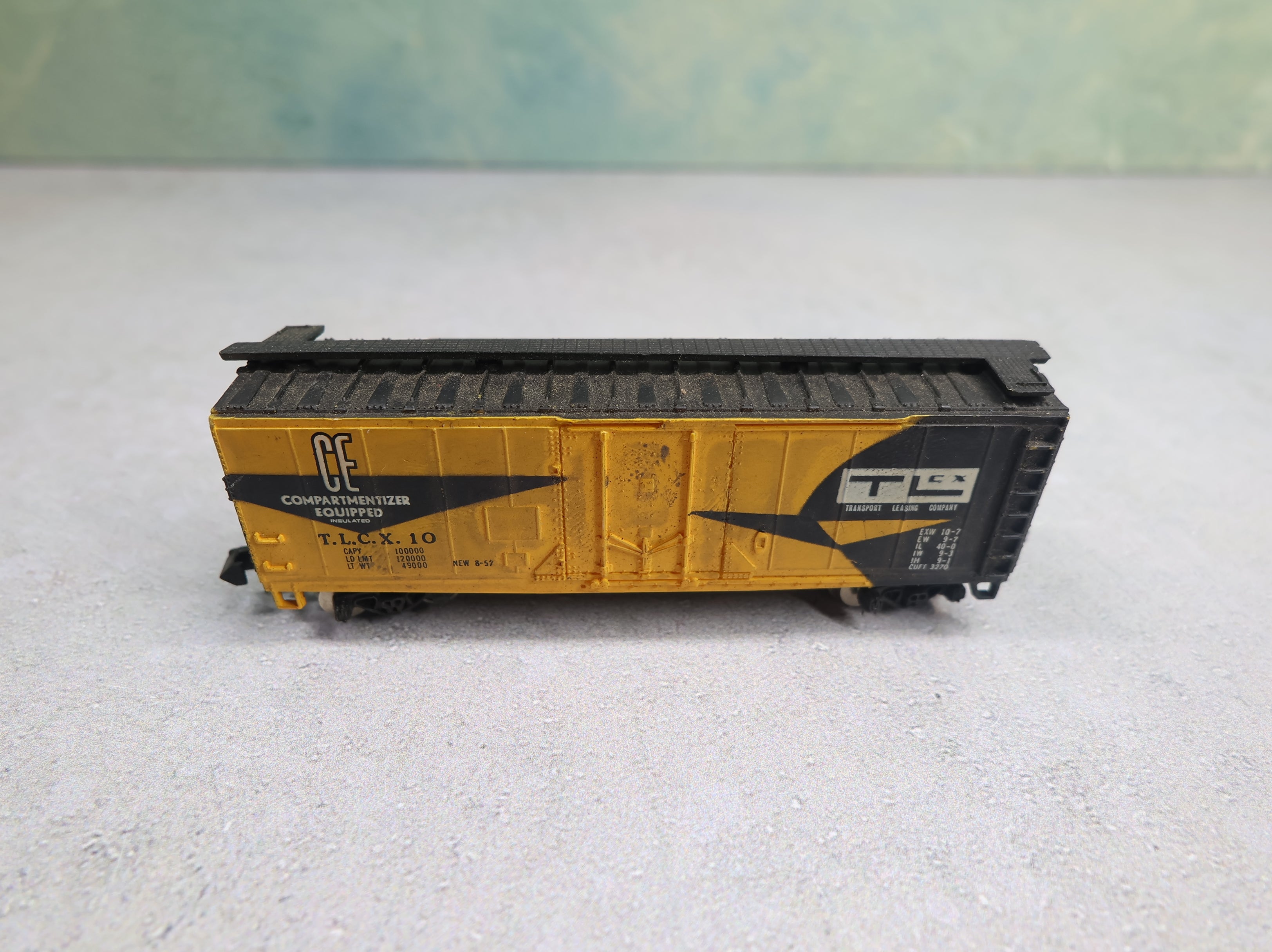 USED Bachmann N Scale 40' Box Car Transport Leasing Company TLCX #10