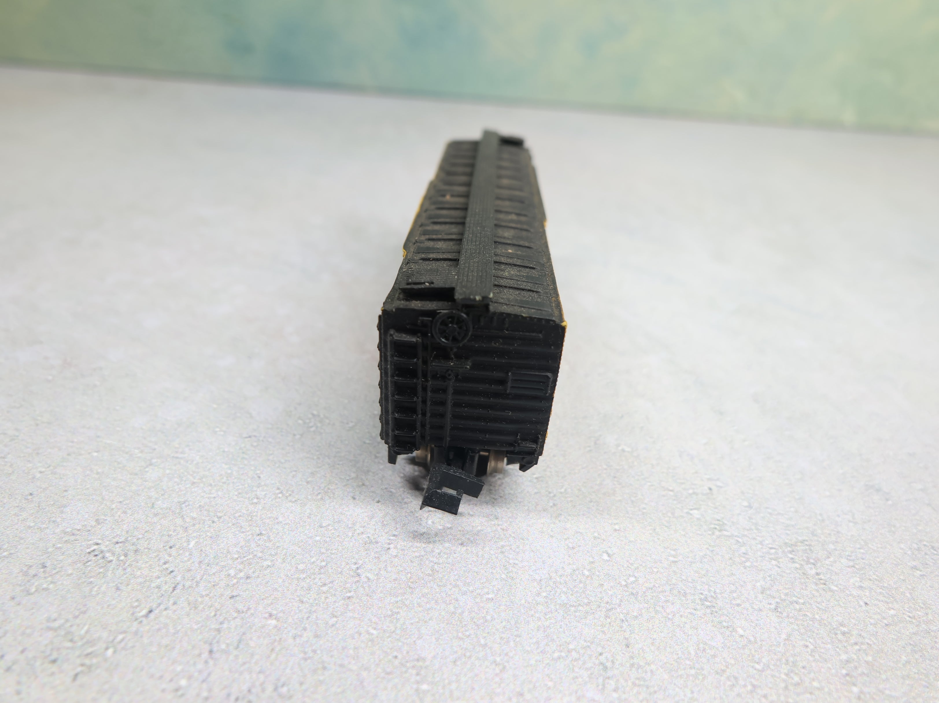 USED Bachmann N Scale 40' Box Car Transport Leasing Company TLCX #10