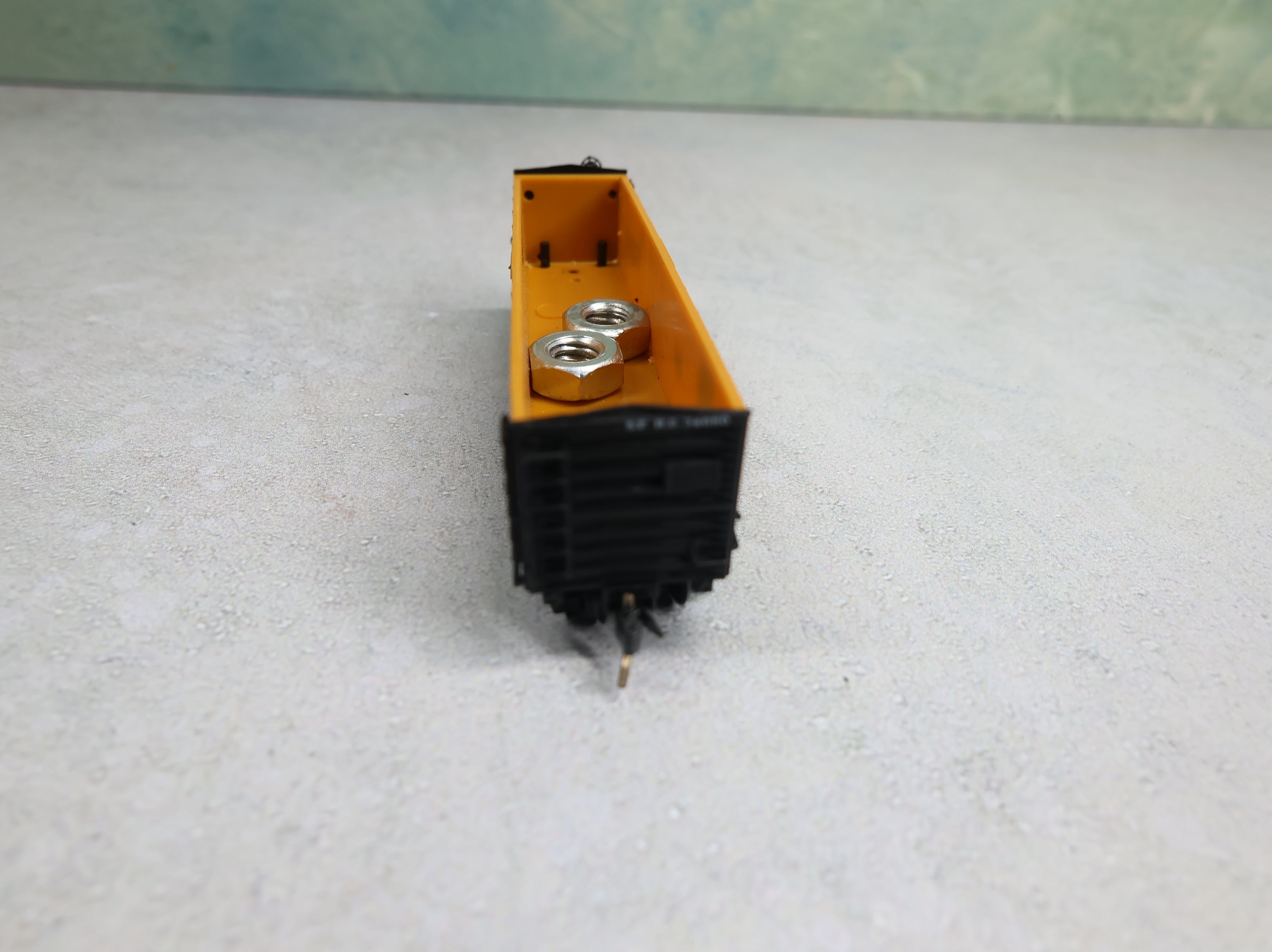 USED Intermountain N Scale 40' Reefer Box Car Santa Fe SFRD #34680 Knuckle Couplers