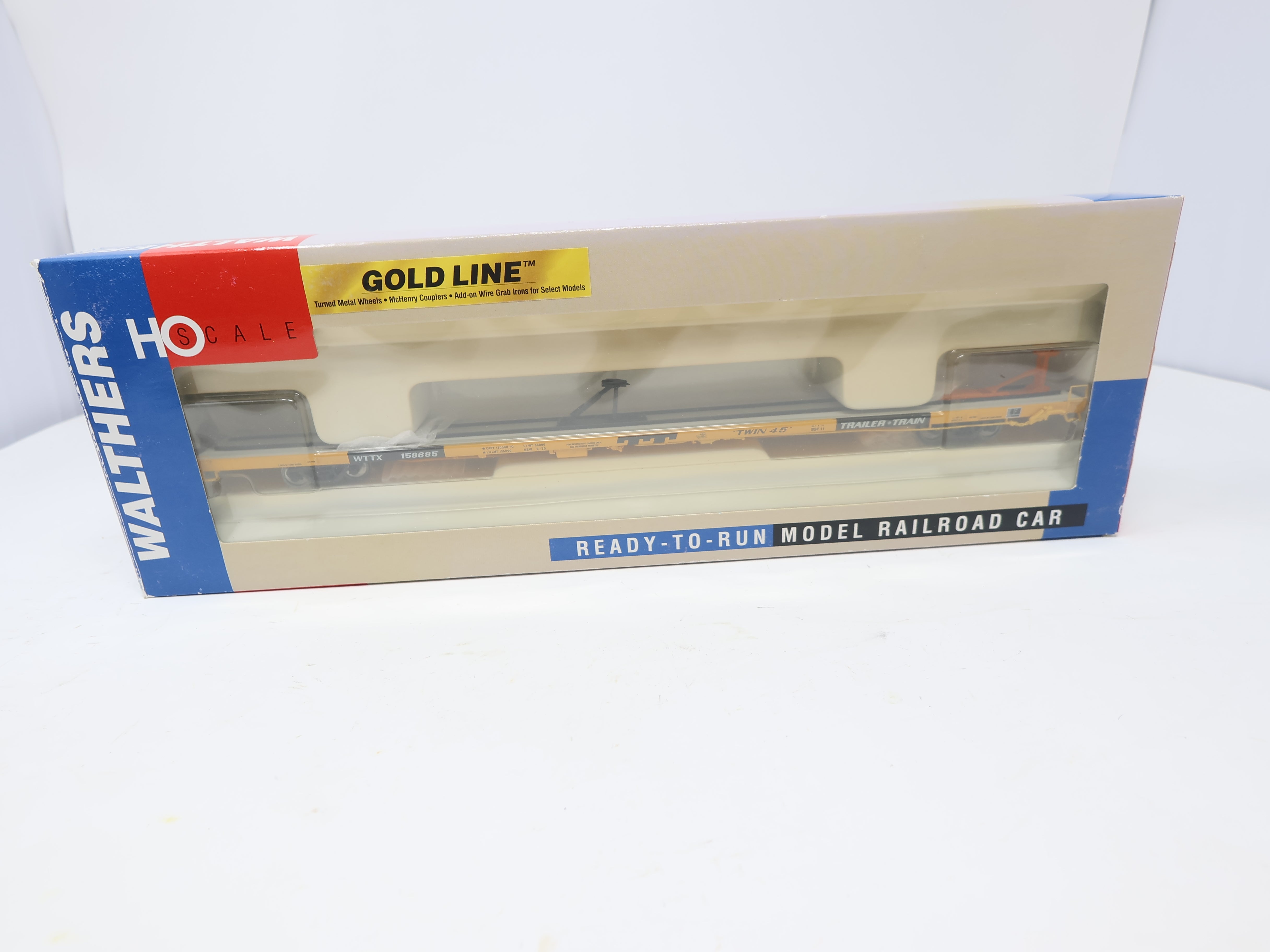 Walthers 932-40302 HO Scale, 89' Flush Deck Flat Car Twin 45, Trailer Train WTTX #158685