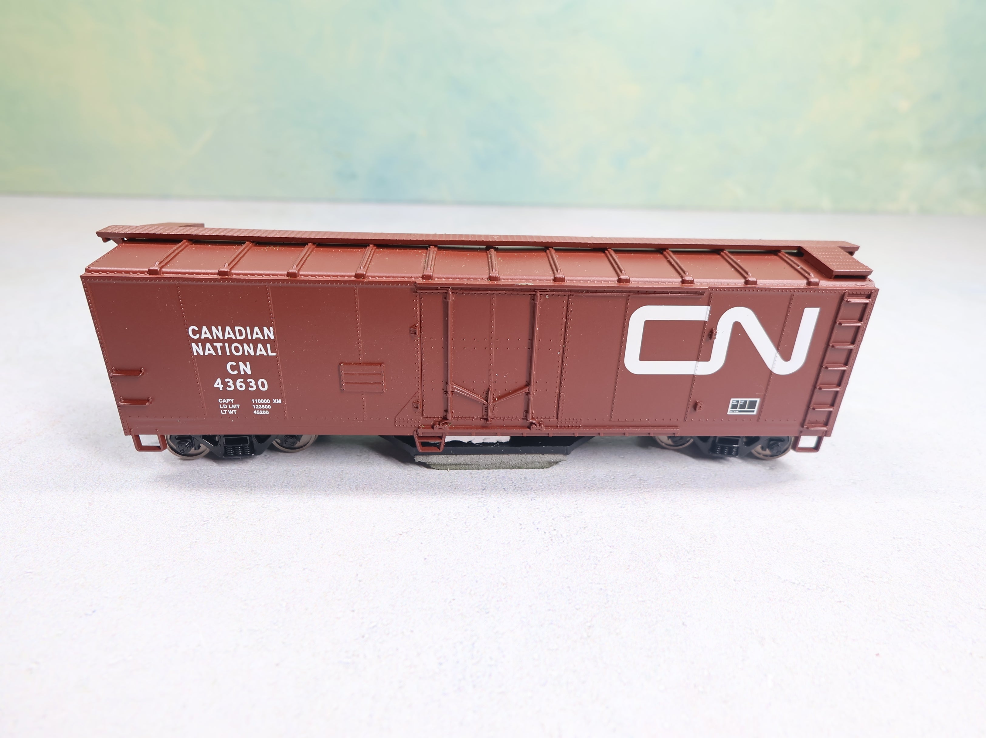 USED WalthersTrainline 931-1481 HO Scale 40' Box Car Canadian National CN #43630 Track Cleaning Car