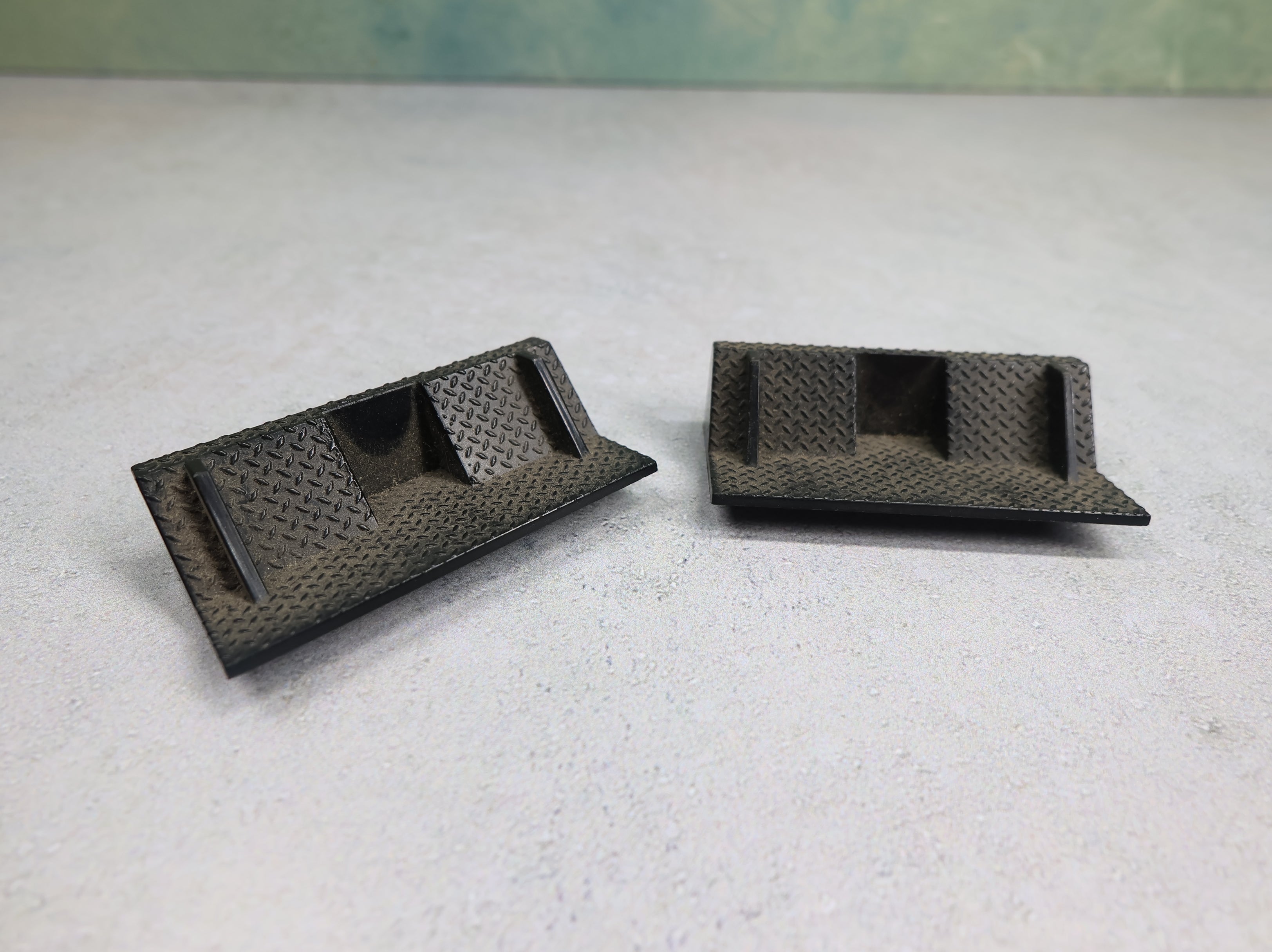 USED O Flat Car Vehicle Ramp Parts (2 pcs)