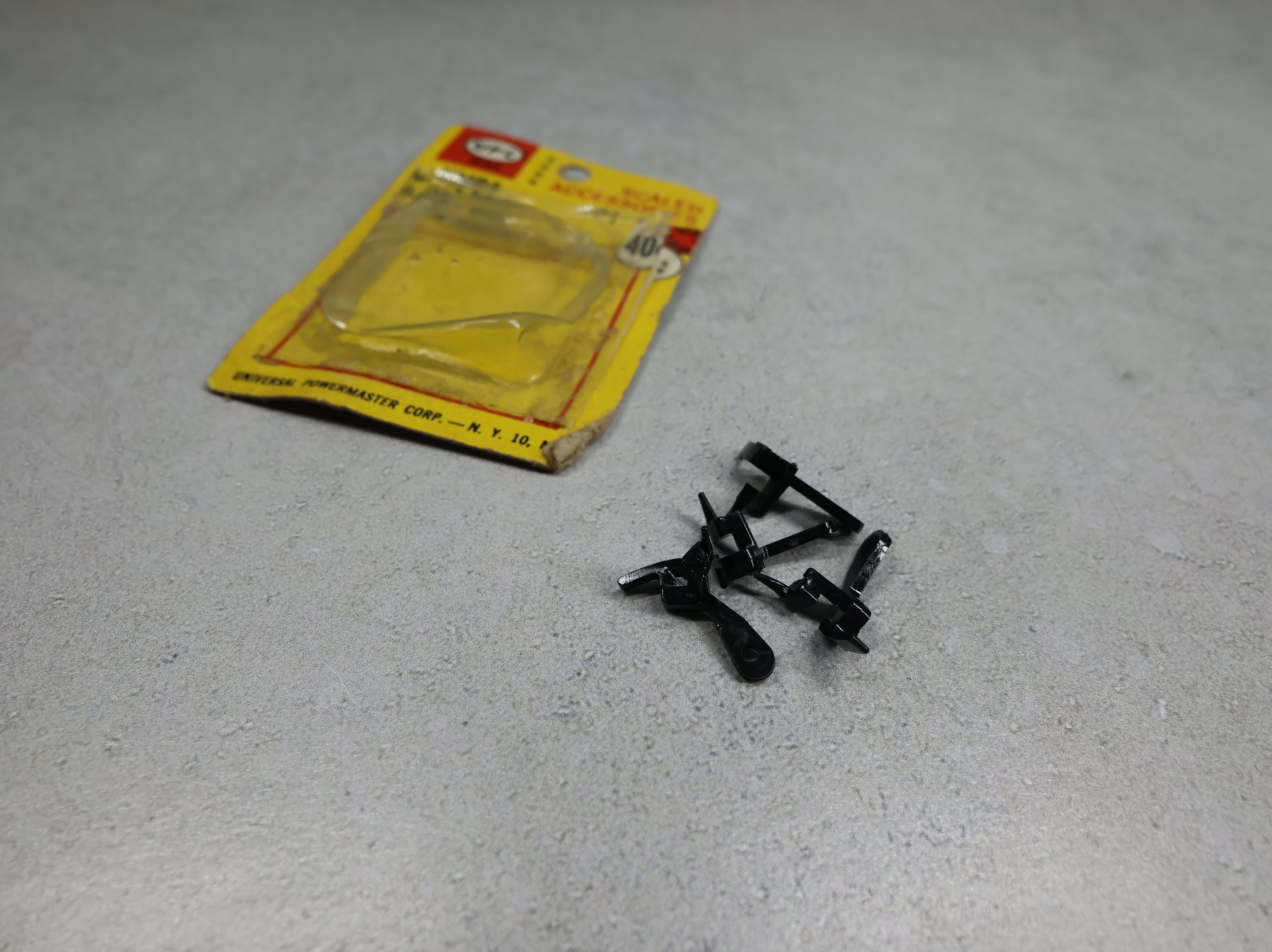 USED UPC 201 HO Scale NMRA Horn-Hook Couplers (4 pcs)