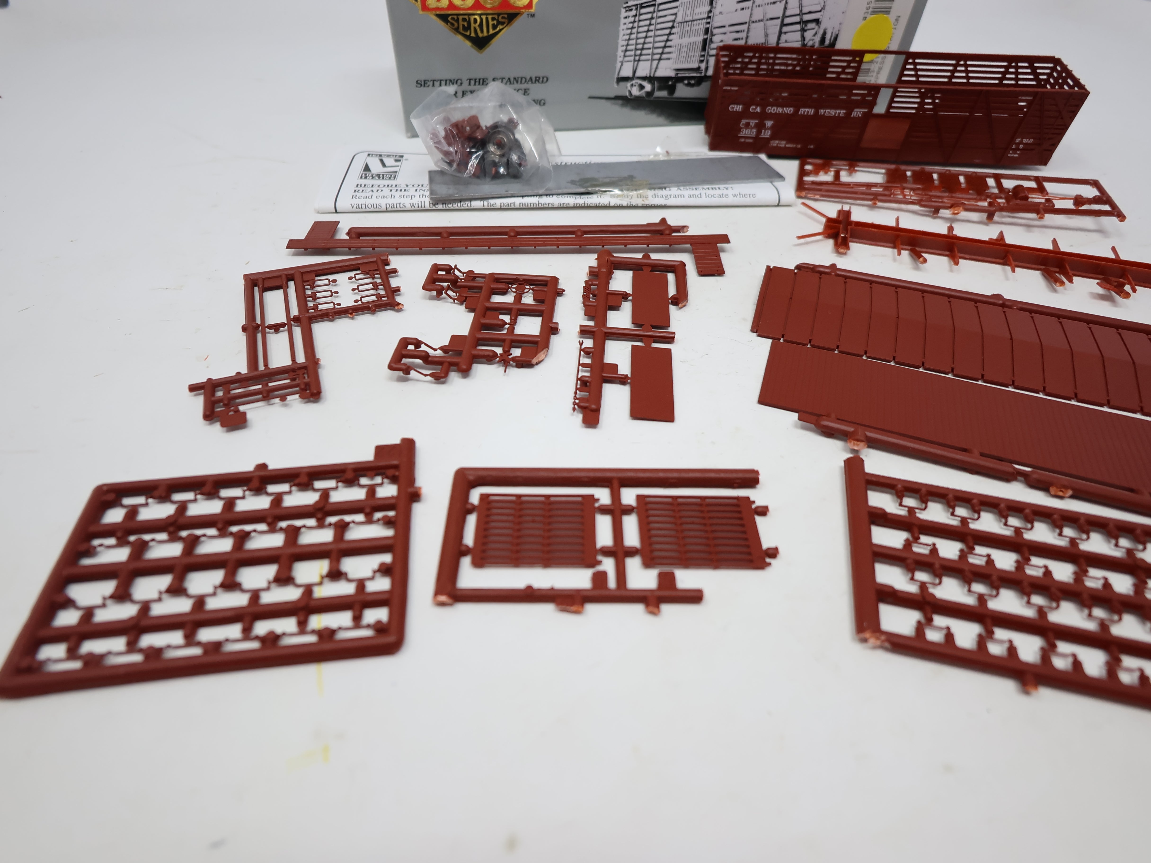 USED Life-Like HO Scale, Mather 40' Single Deck Stock Car, Chicago & North Western CNW #36519 (KIT)