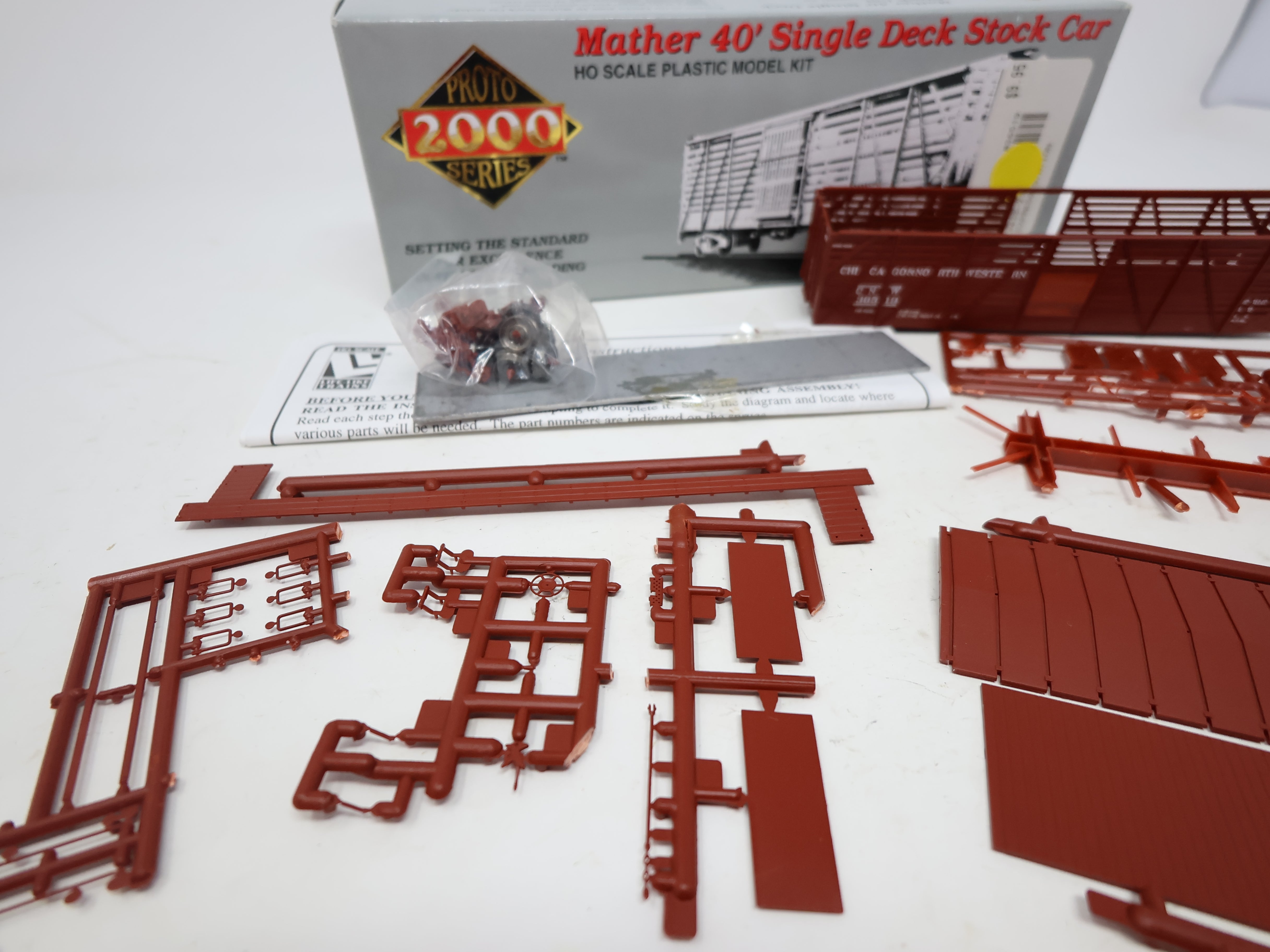 USED Life-Like HO Scale, Mather 40' Single Deck Stock Car, Chicago & North Western CNW #36519 (KIT)