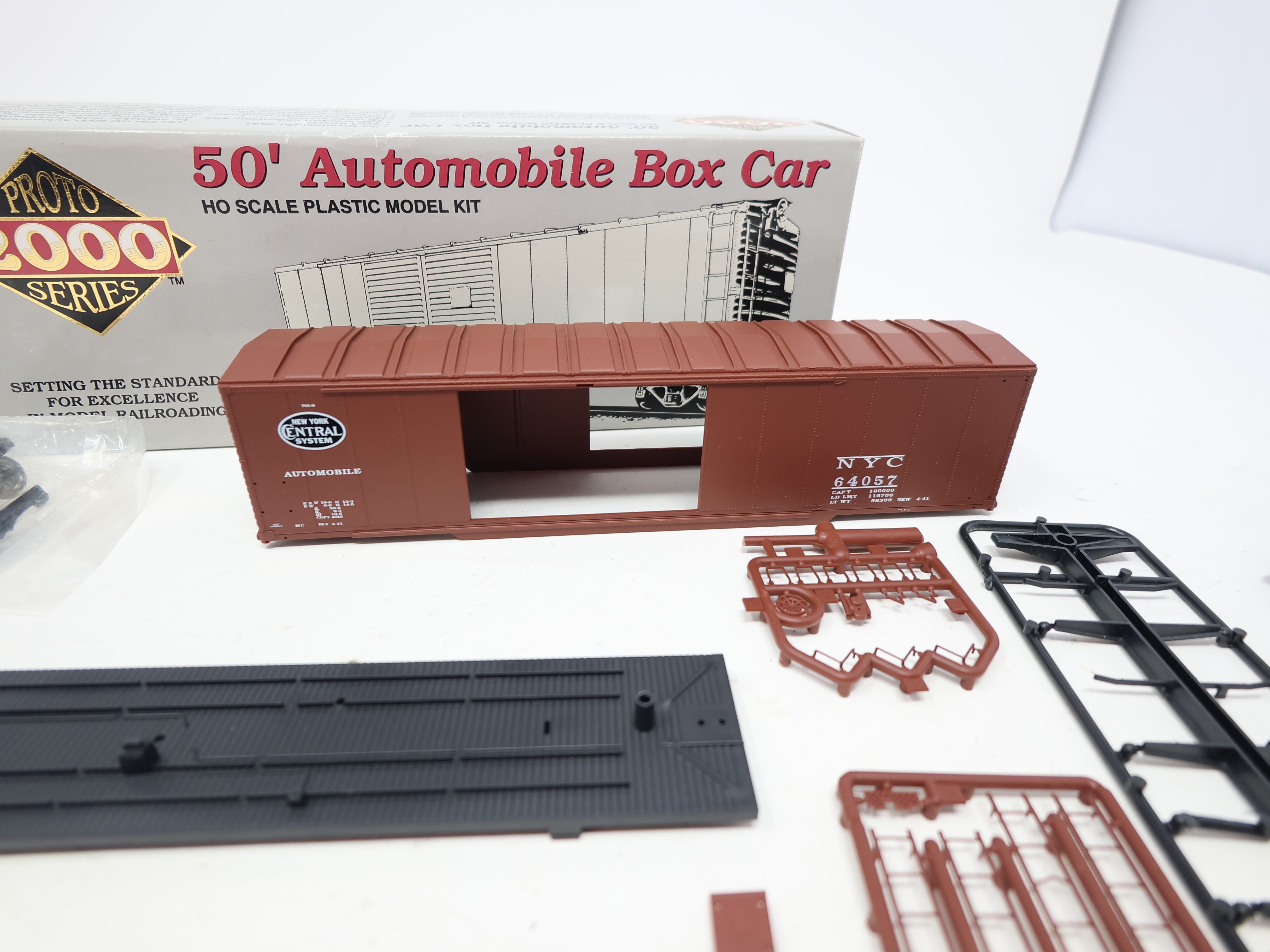 USED Life-Like 8416 HO Scale, 50' Automobile Box Car, New York Central NYC #64057 (KIT)