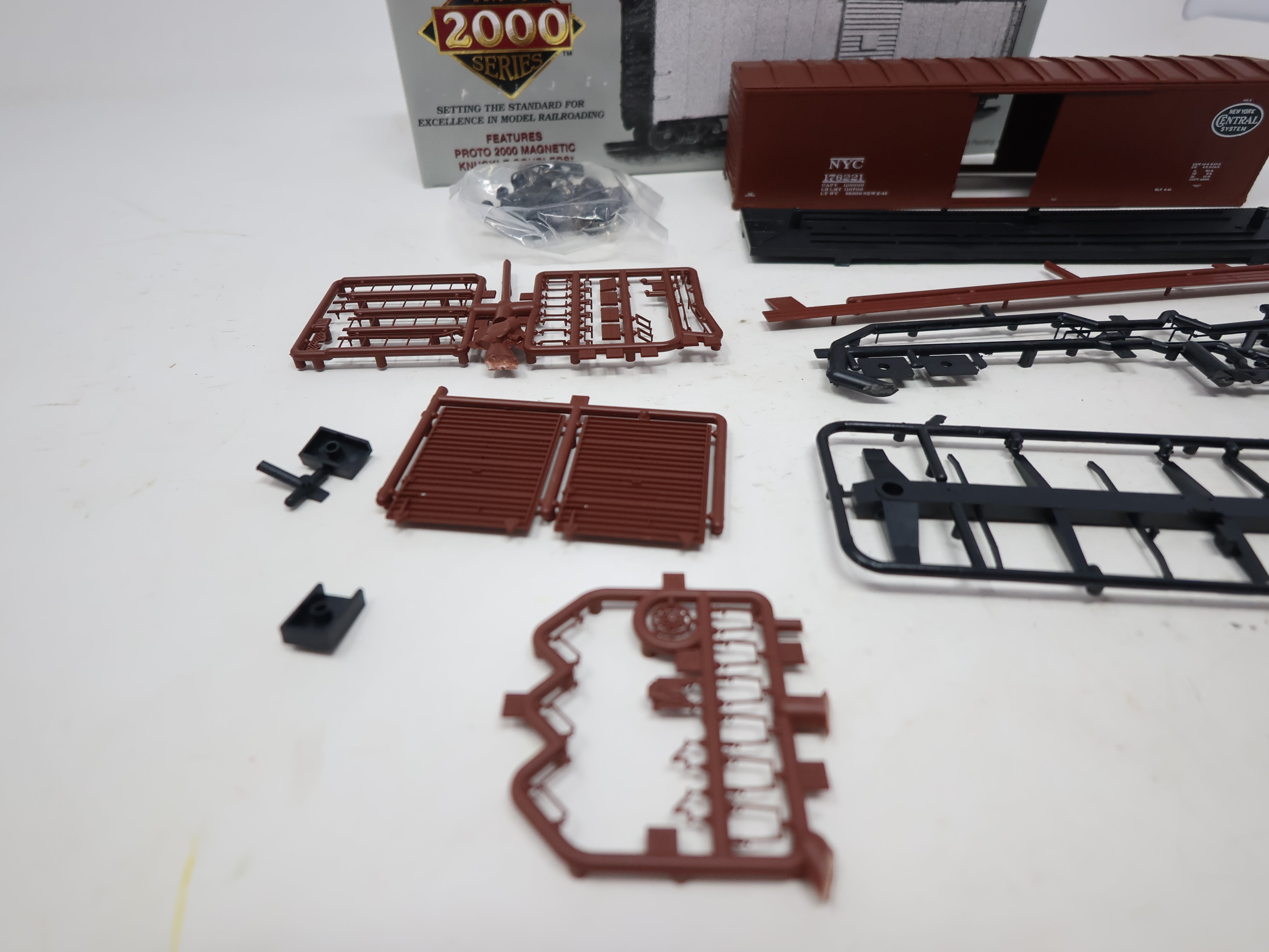 USED Life-Like 21788 HO Scale, 50' Single Door Box Car, New York Central NYC #176221 (KIT)