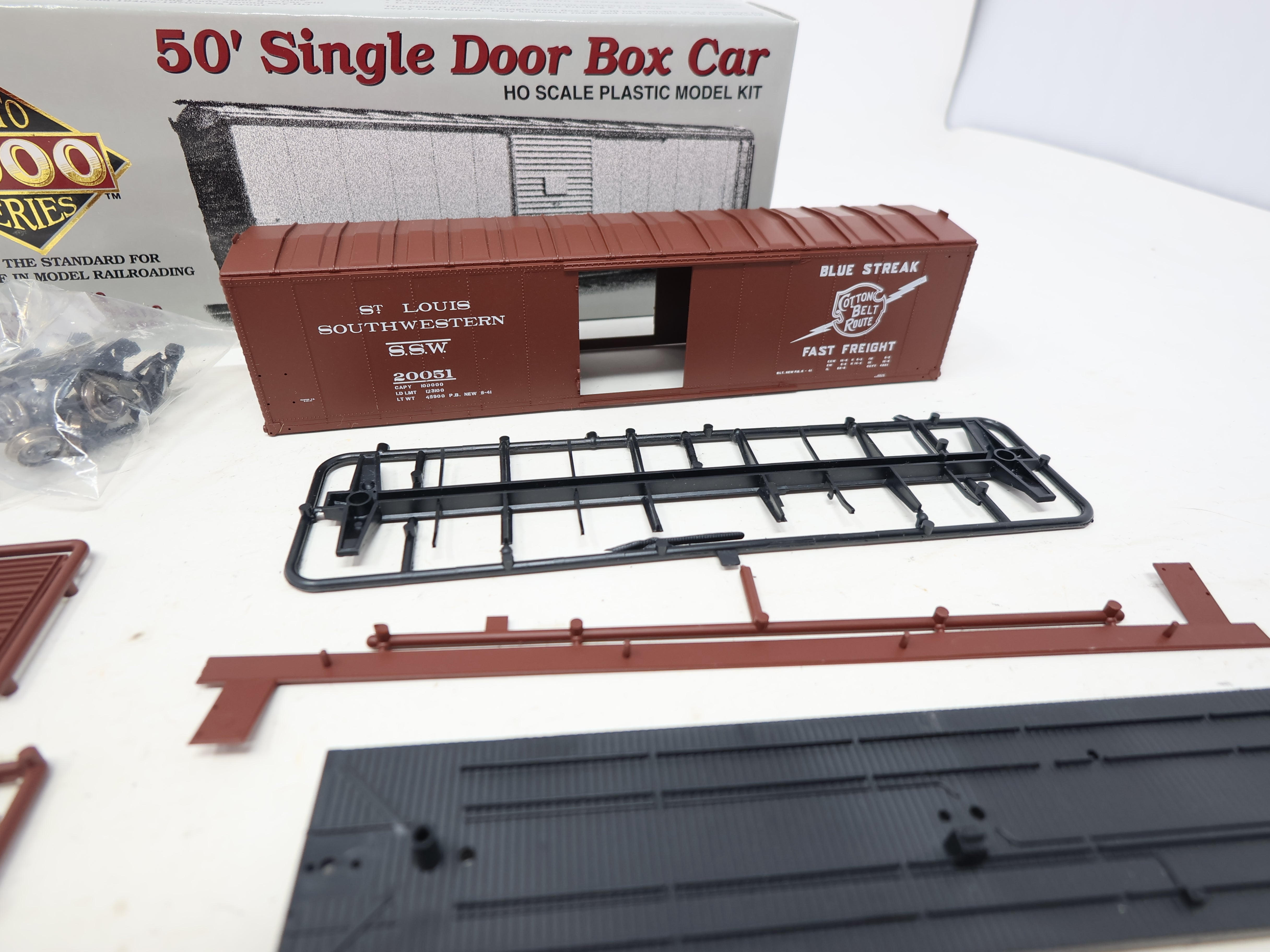 USED Life-Like 21795 HO Scale, 50' Single Door Box Car, St. Louis Southwestern SLSW #20051 (KIT)