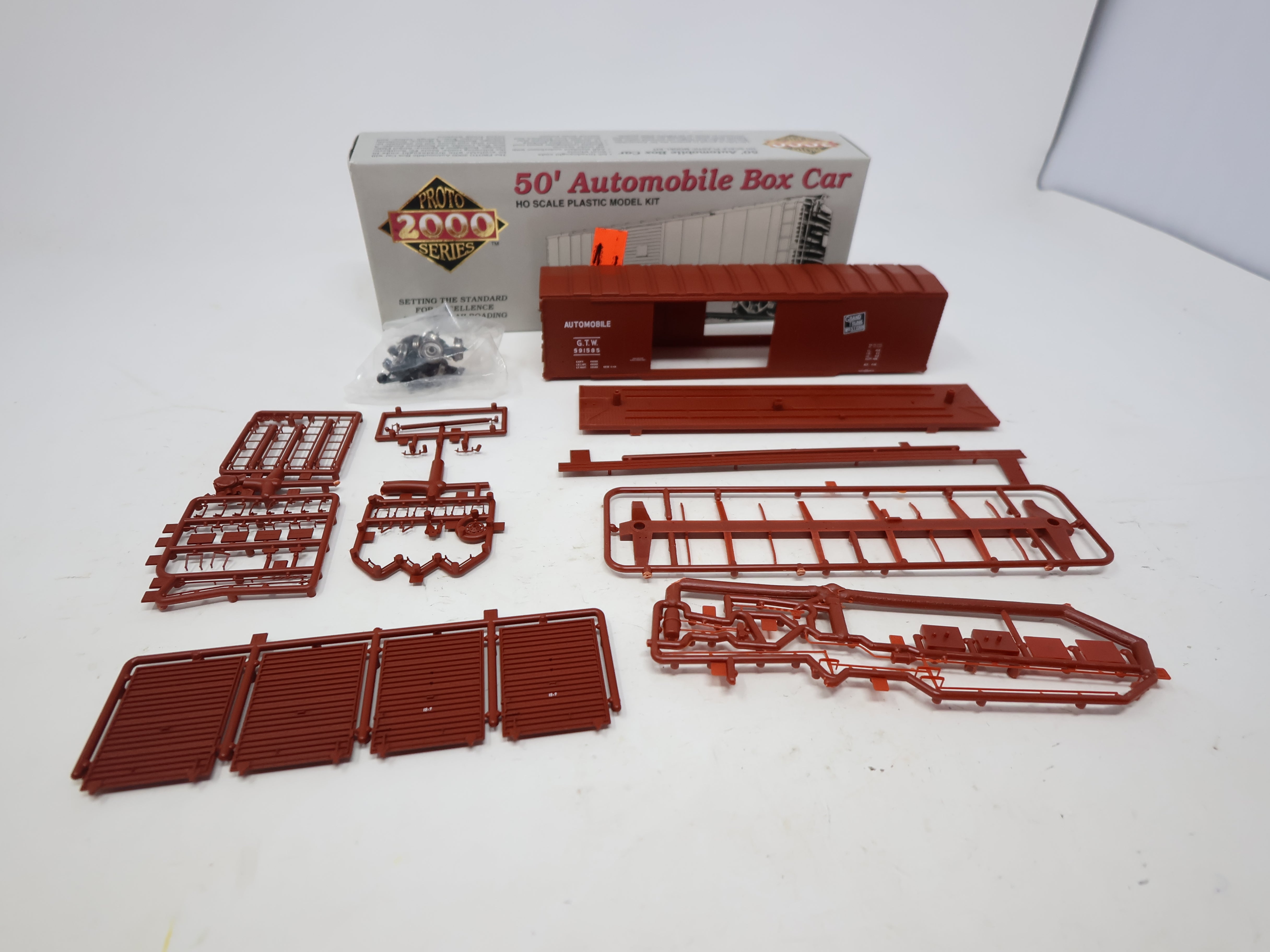 USED Life-Like HO Scale, 50' Automobile Box Car, Grand Trunk Western GTW #591585 (KIT)