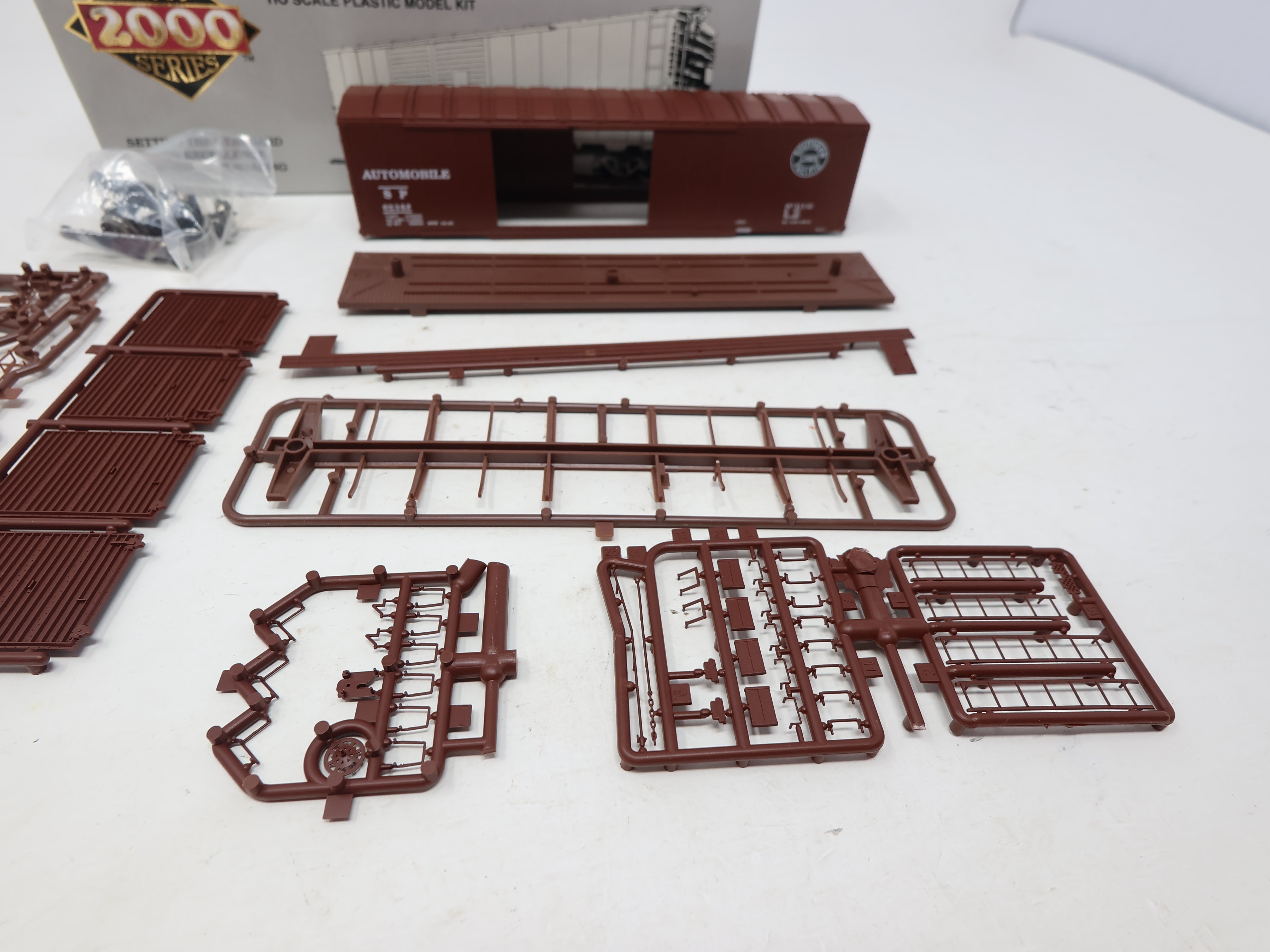 USED Life-Like 8443 HO Scale, 50' Automobile Box Car, Southern Pacific SP #65342 (KIT)