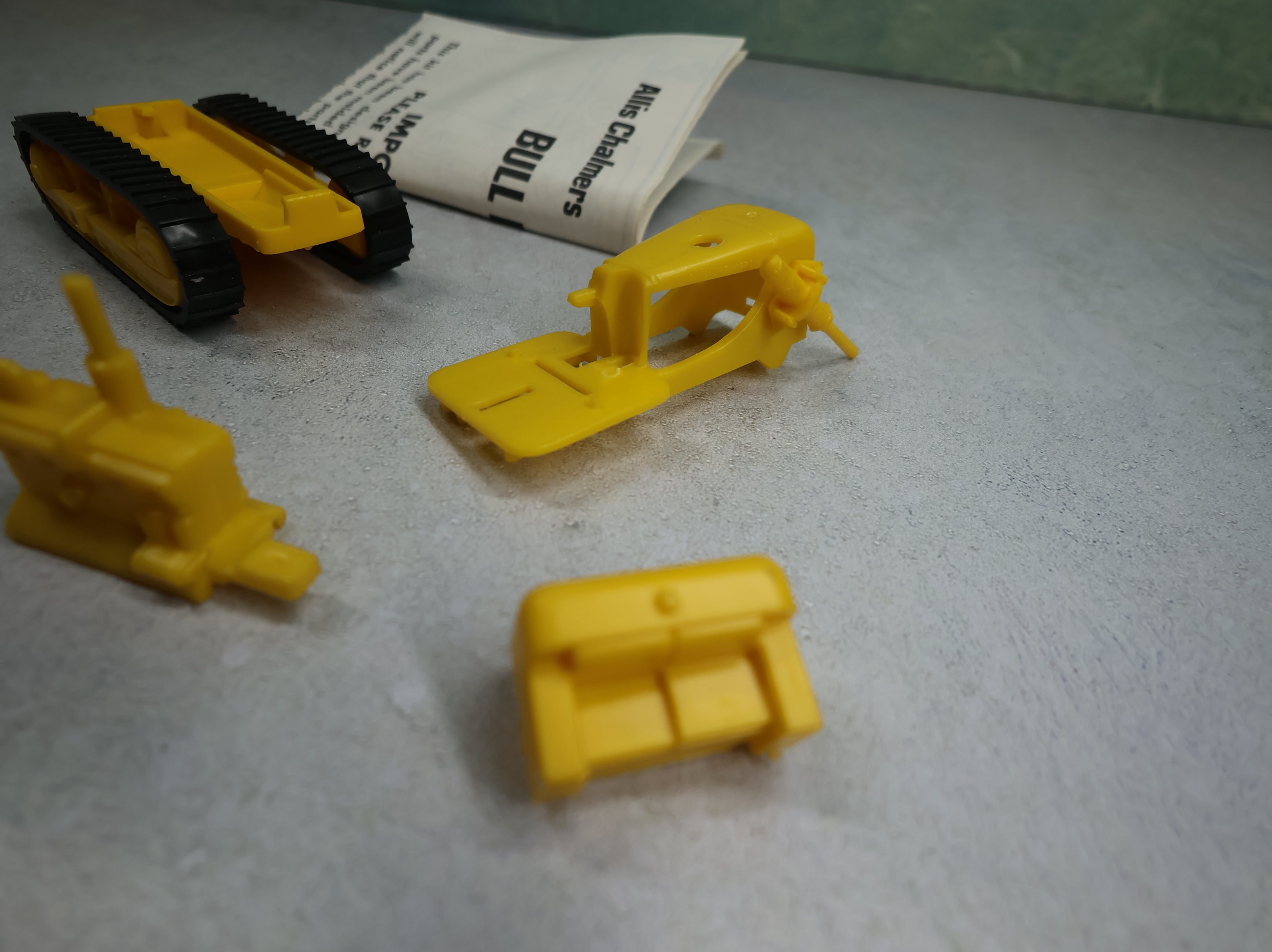 USED Lionel O Yellow Bull Dozer Construction Equipment KIT
