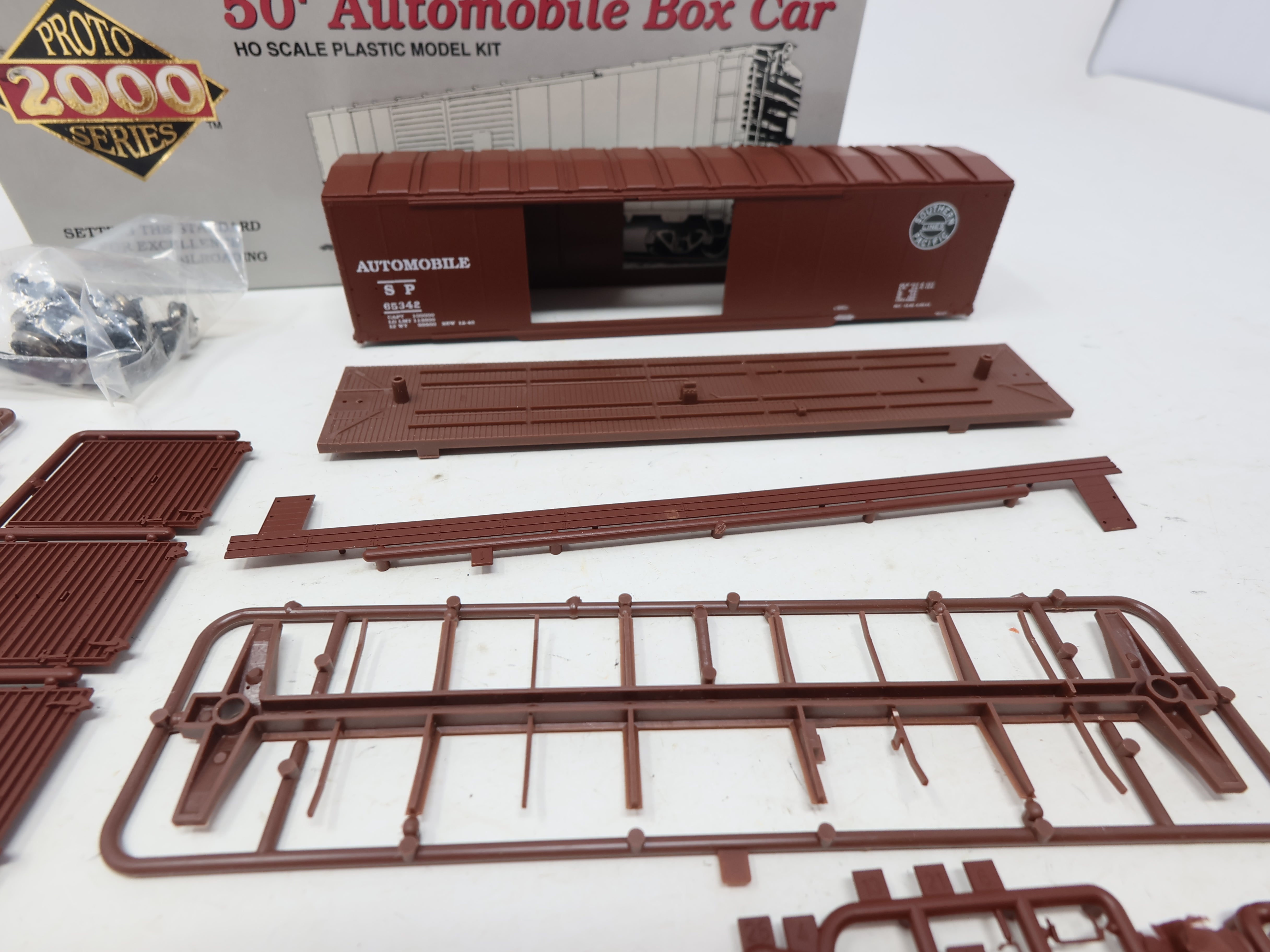 USED Life-Like 8443 HO Scale, 50' Automobile Box Car, Southern Pacific SP #65342 (KIT)