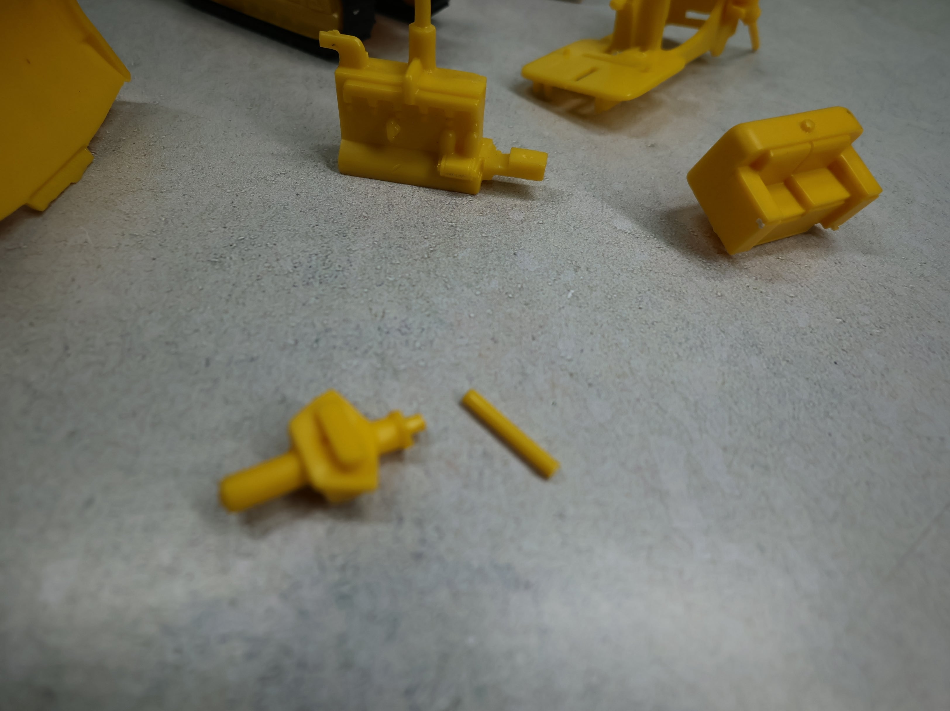 USED Lionel O Yellow Bull Dozer Construction Equipment KIT