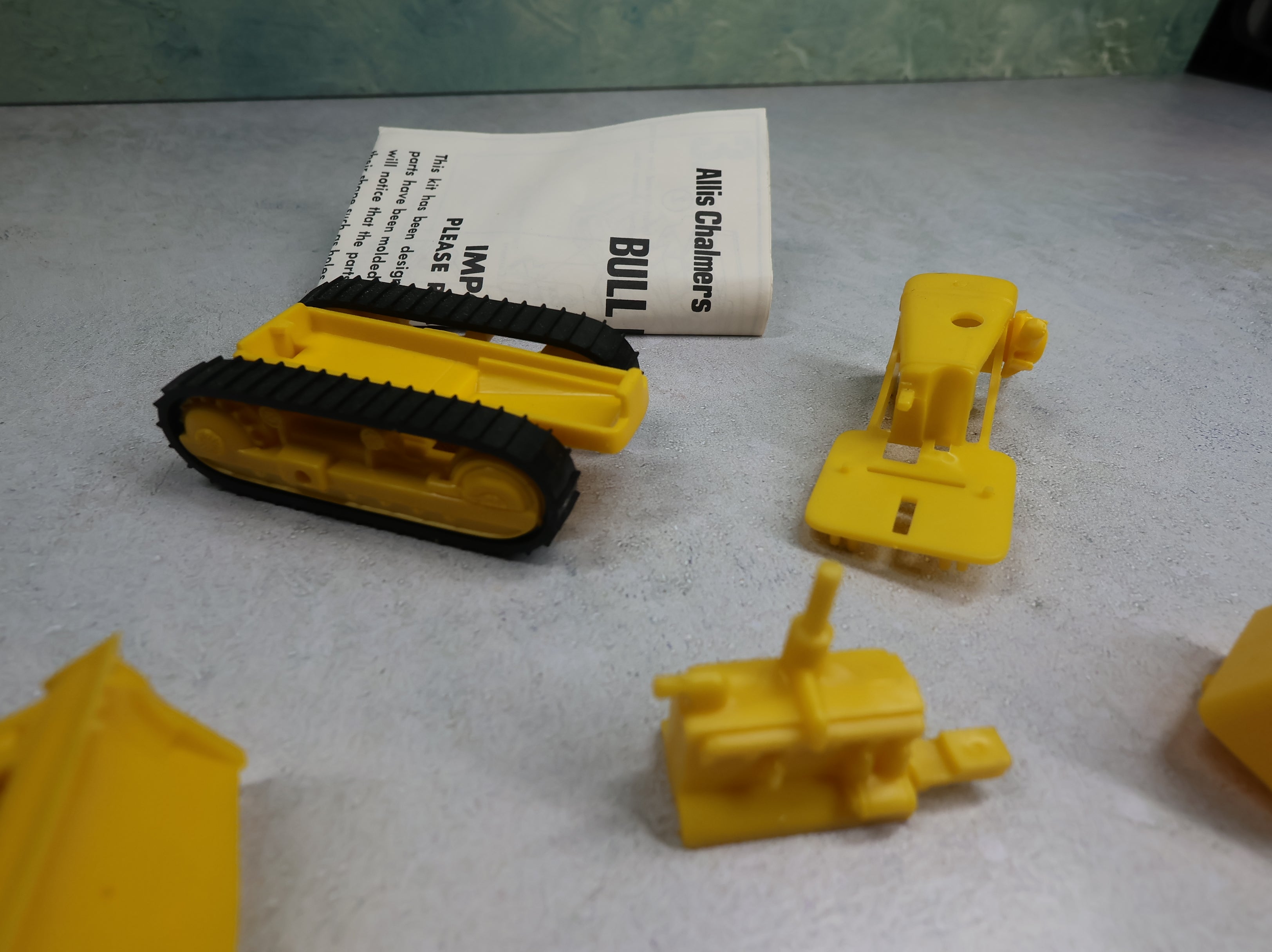 USED Lionel O Yellow Bull Dozer Construction Equipment KIT