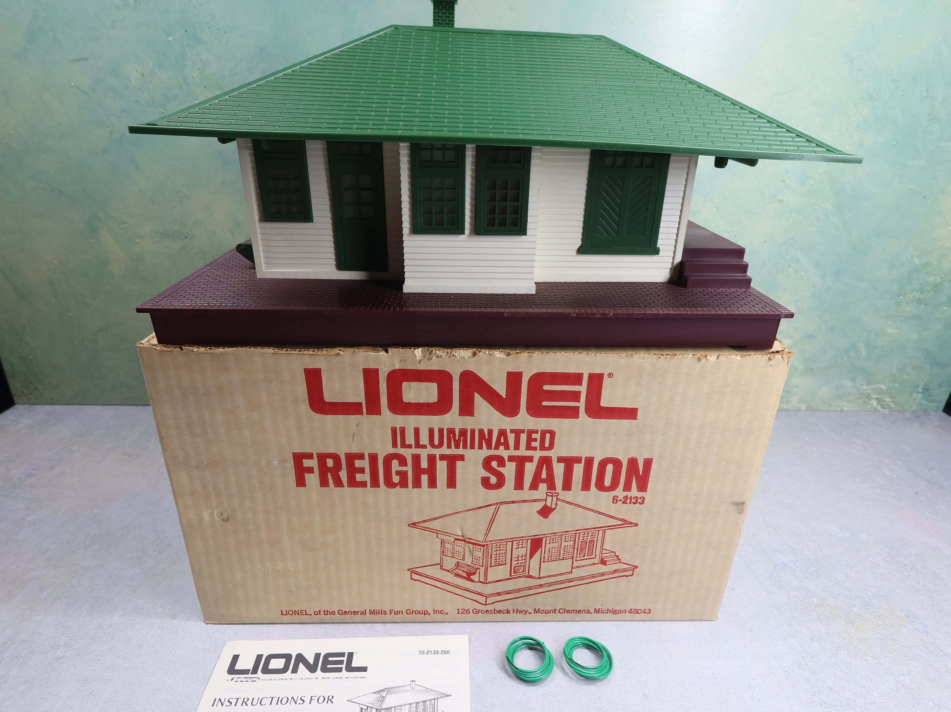 USED Lionel O #6-2133 Illuminated Freight Station Untested
