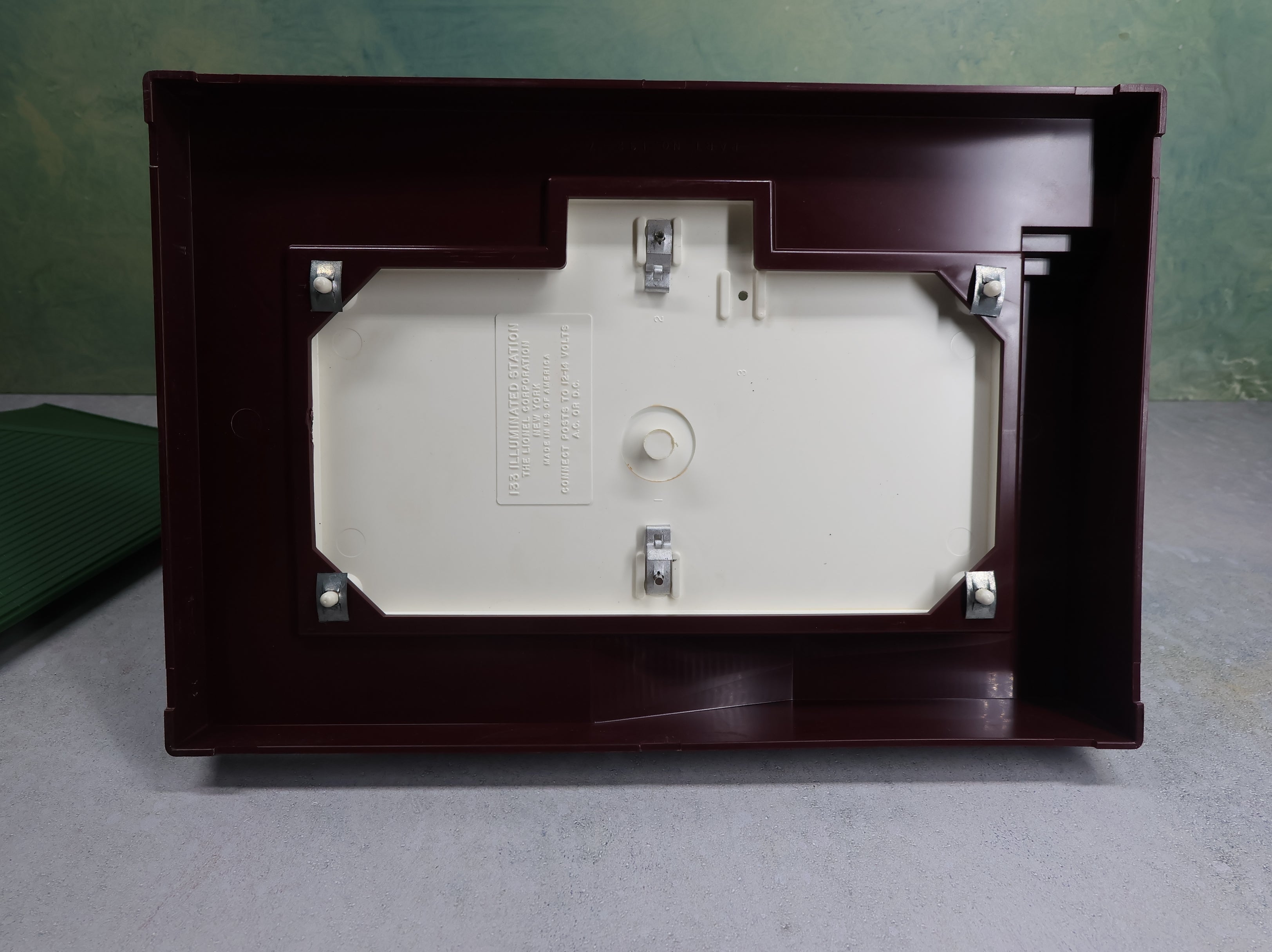 USED Lionel O #6-2133 Illuminated Freight Station Untested