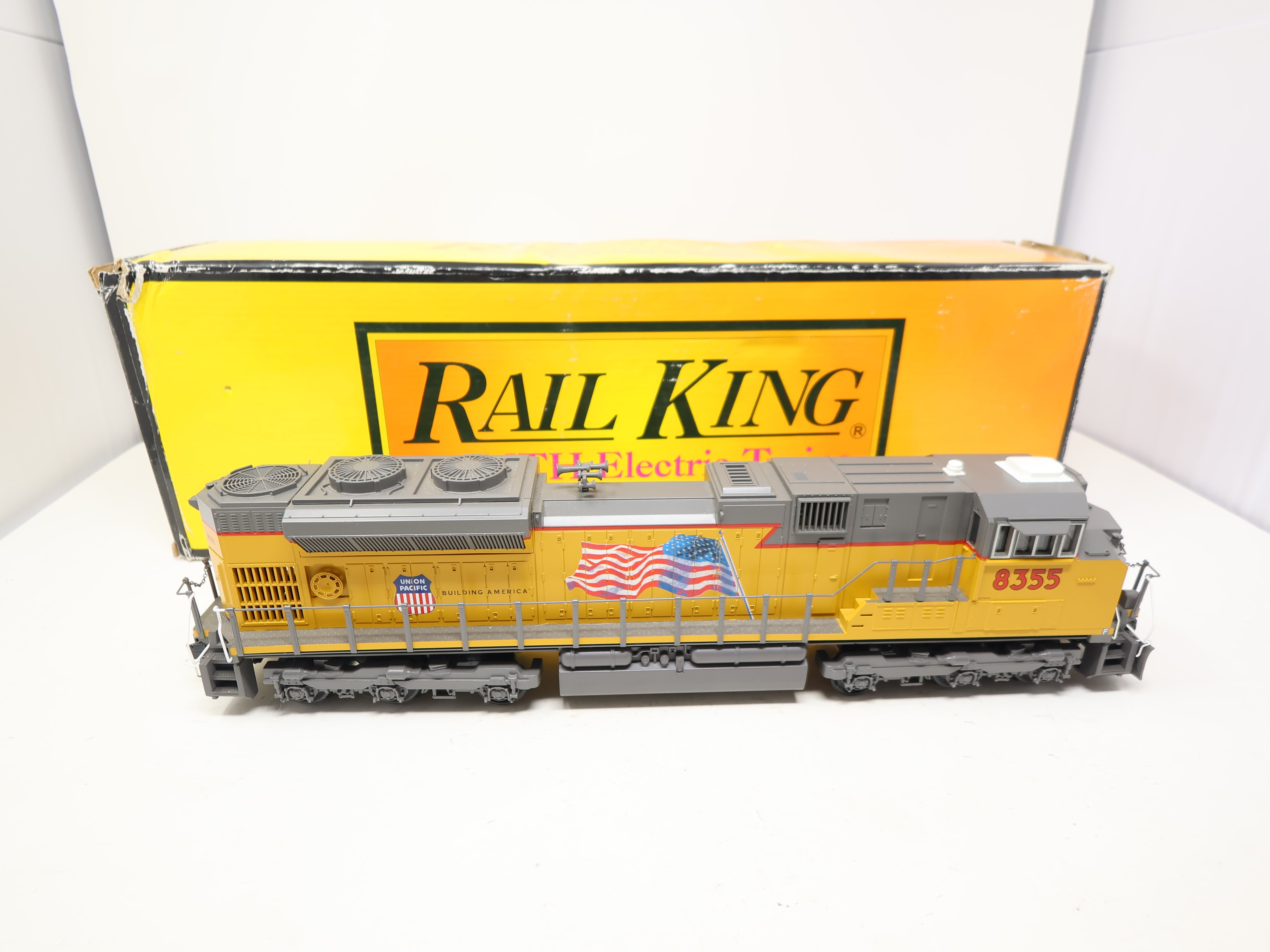 USED MTH Rail King 30-20368-1 O, SD70ACe Diesel Locomotive, Union Pacific UP #8355 (Proto-Sound 3.0)