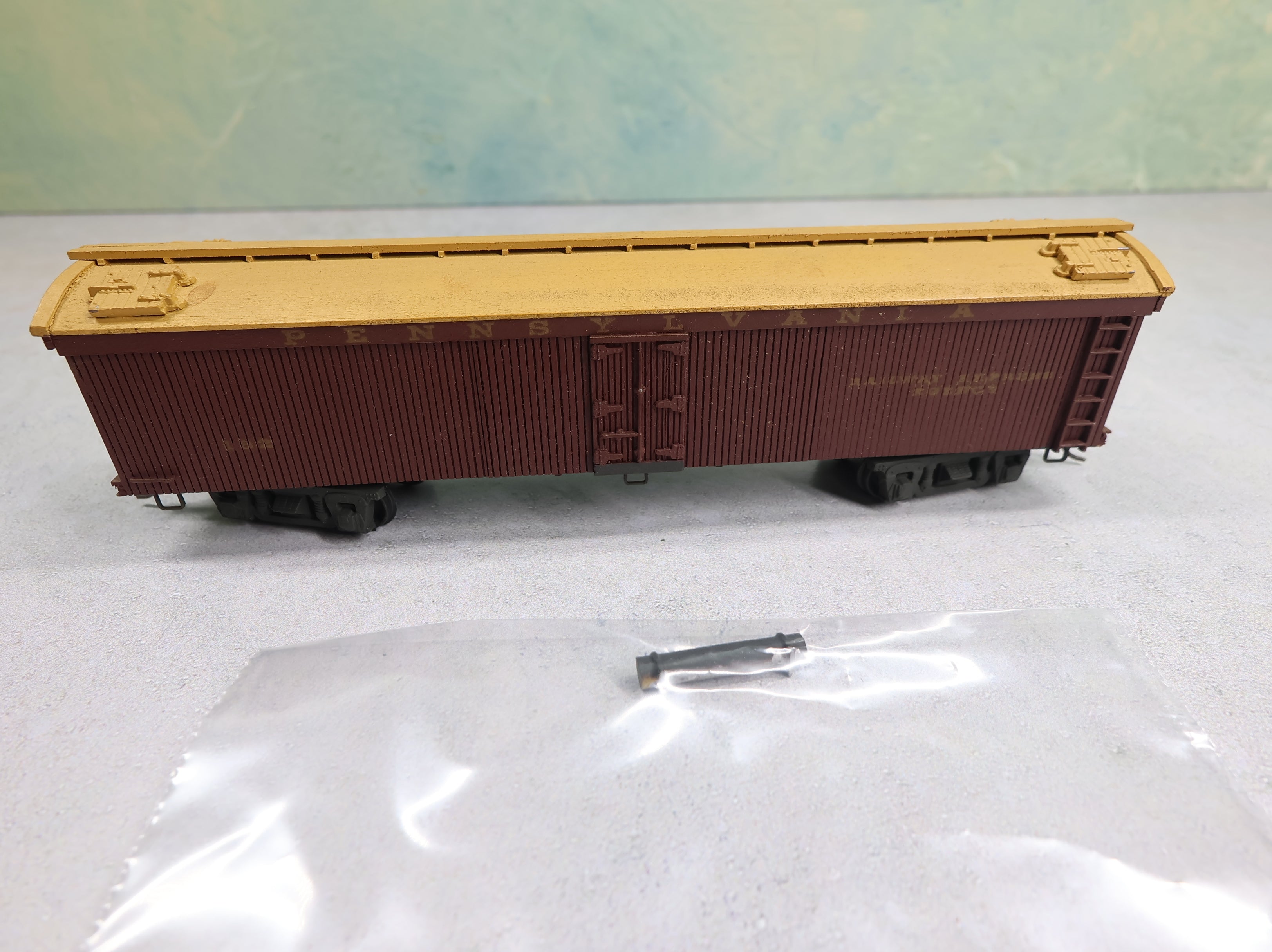 USED HO Scale 50' Wooden Railway Express Agency Pennsylvania #162
