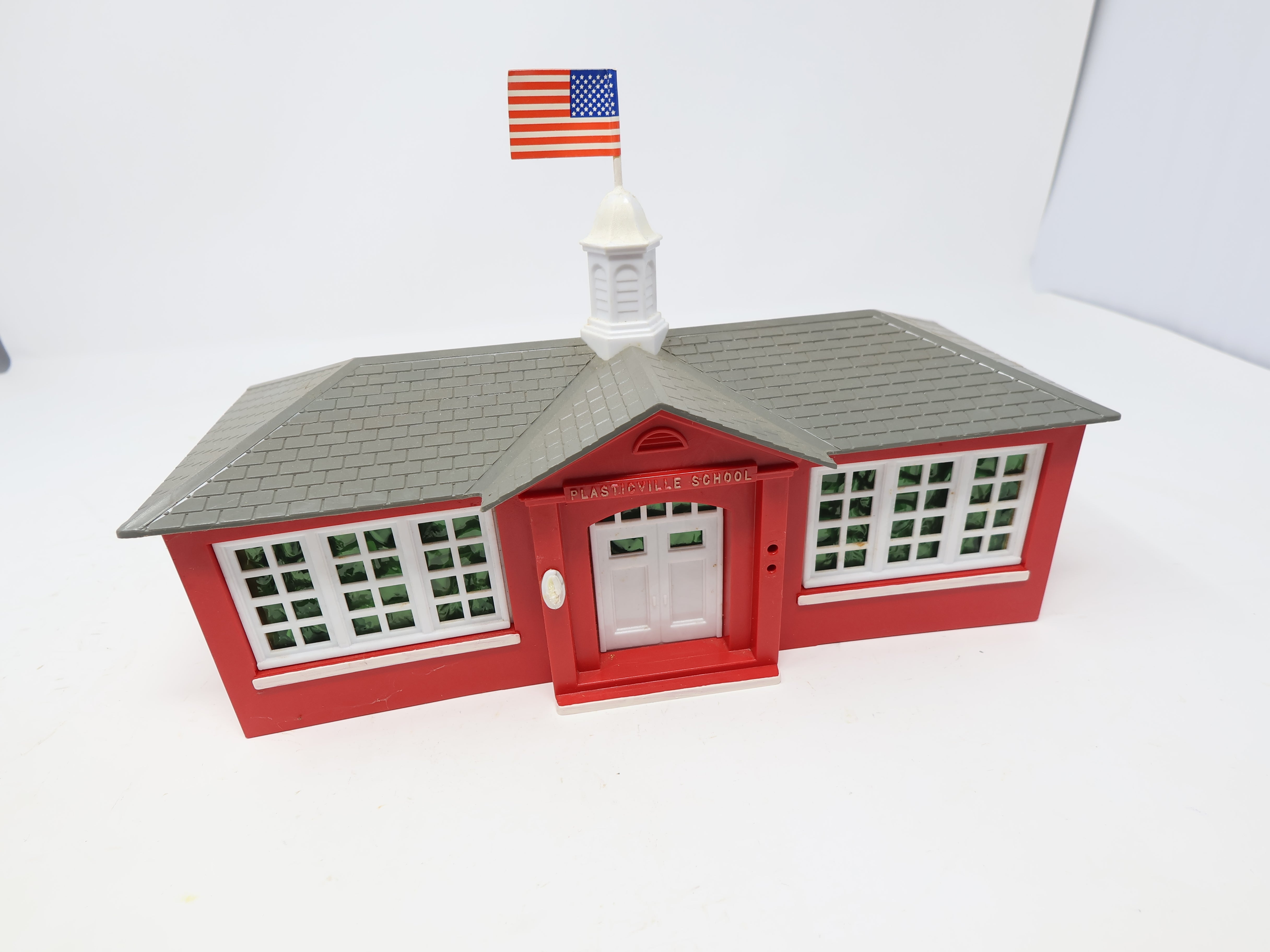 USED Bachmann Plasticville O, Red School House
