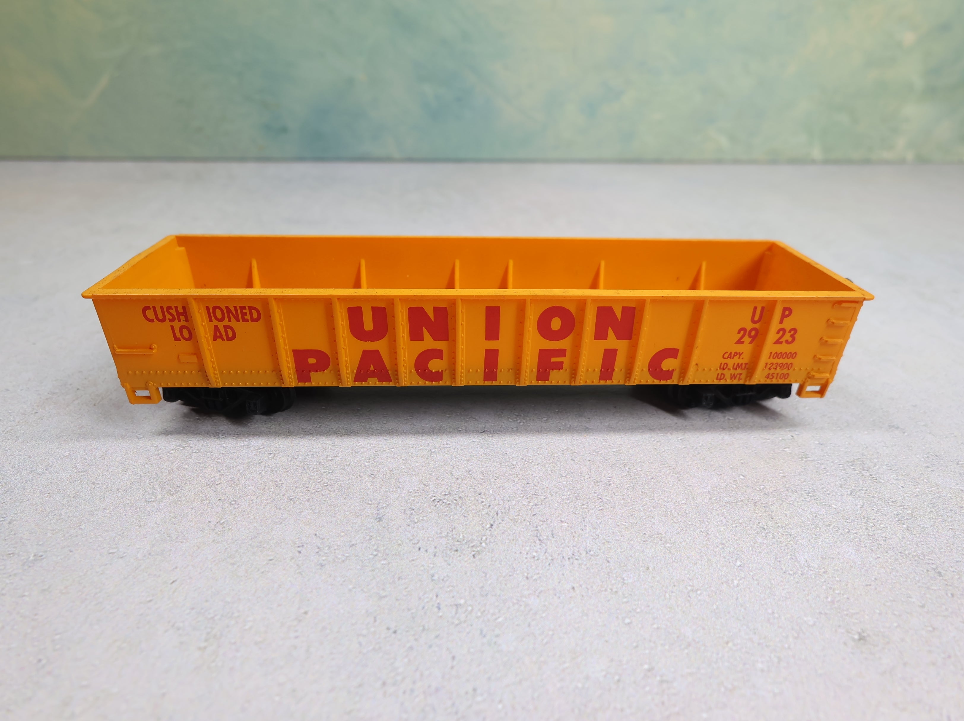 USED Tyco HO Scale 40' Gondola Union Pacific UP #2923