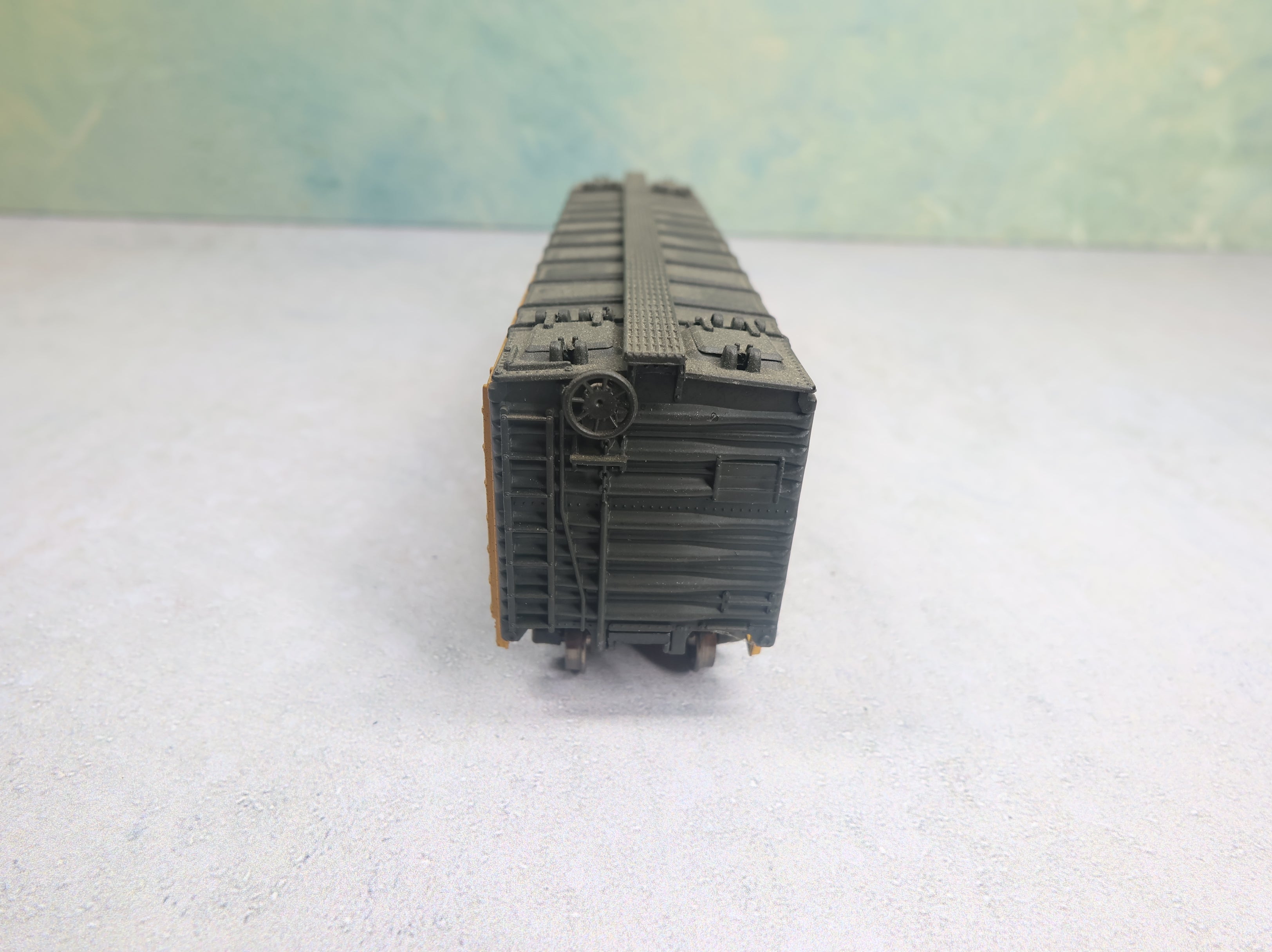 USED Athearn HO Scale 40' Reefer Box Car Blatz Old Heidelberg Beer URTX #27107 Weathered