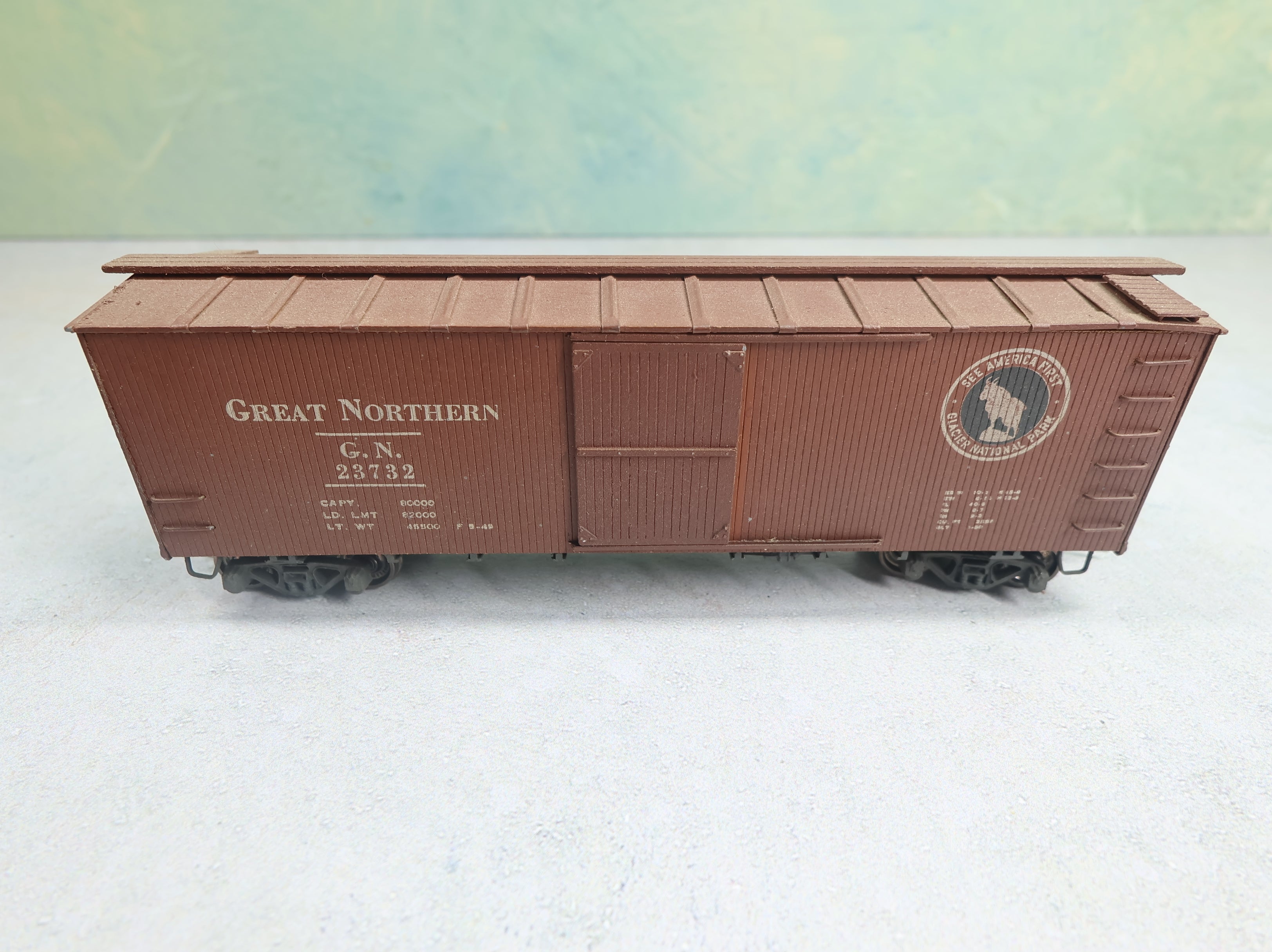 USED Silver Streak HO Scale 40' Wooden Box Car Great Northern GN #23732 Real Wood, Weathered