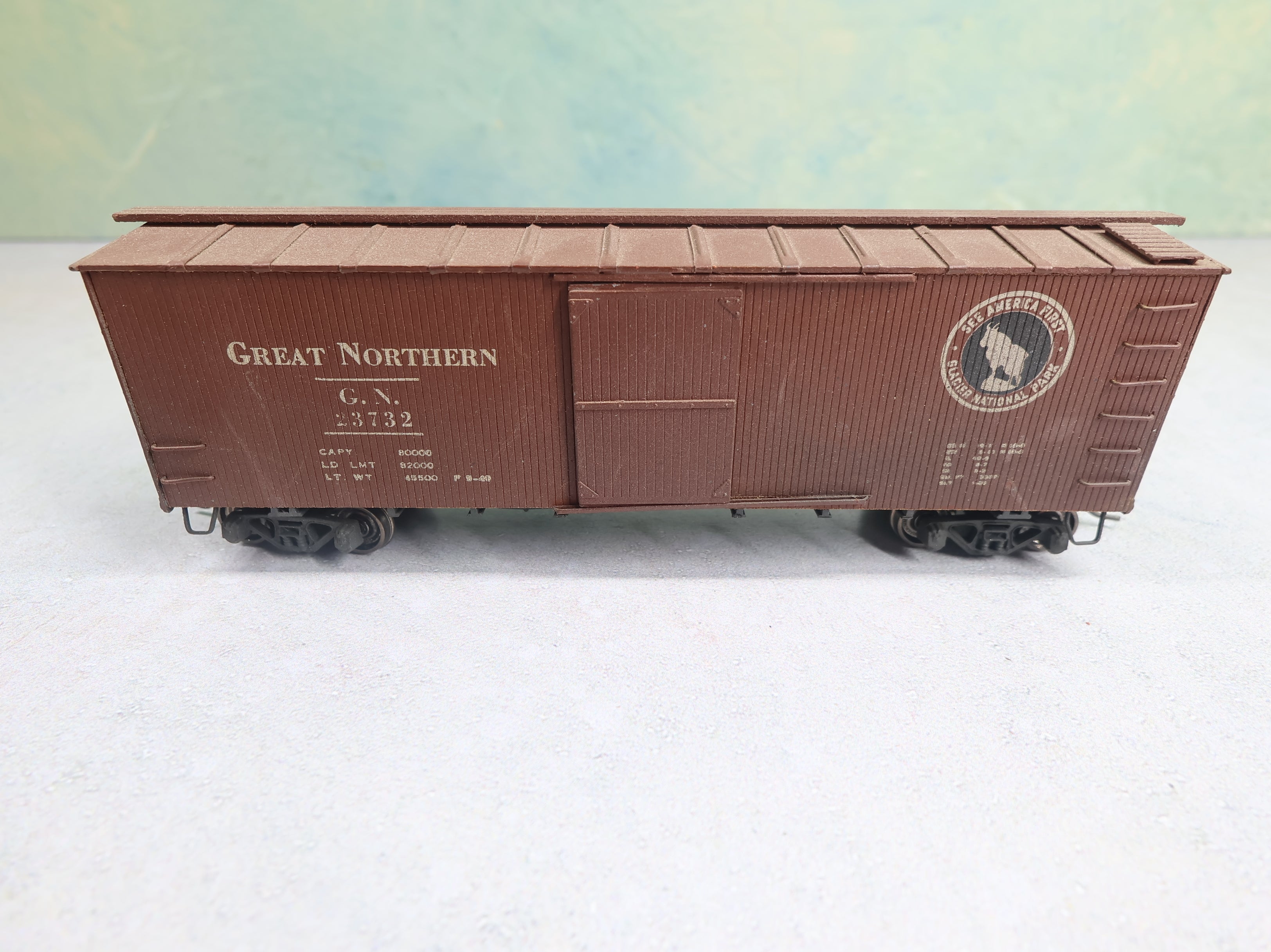 USED Silver Streak HO Scale 40' Wooden Box Car Great Northern GN #23732 Real Wood, Weathered