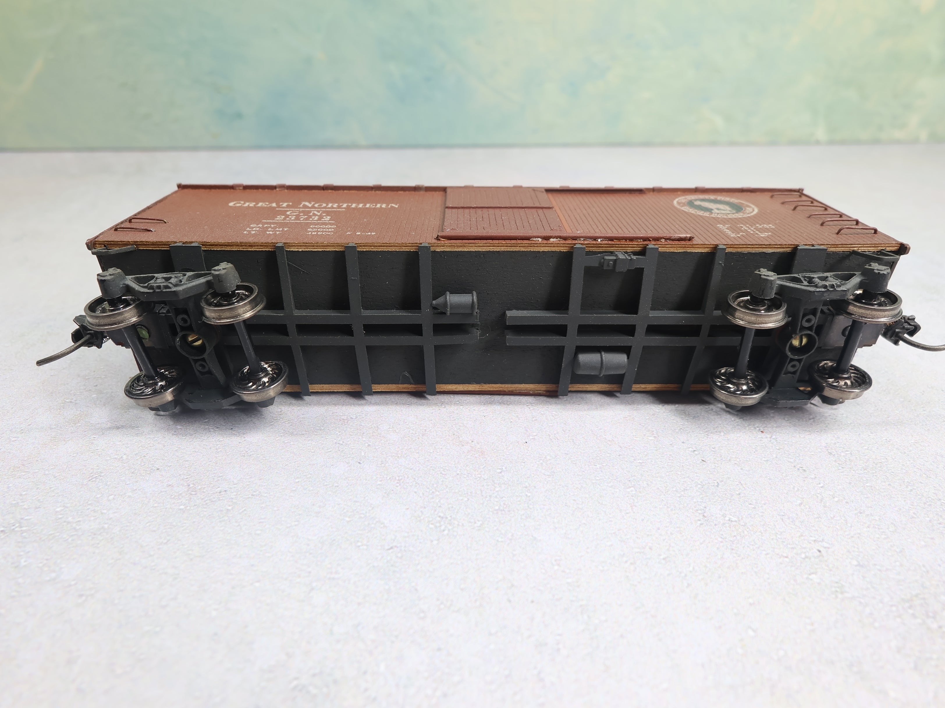 USED Silver Streak HO Scale 40' Wooden Box Car Great Northern GN #23732 Real Wood, Weathered