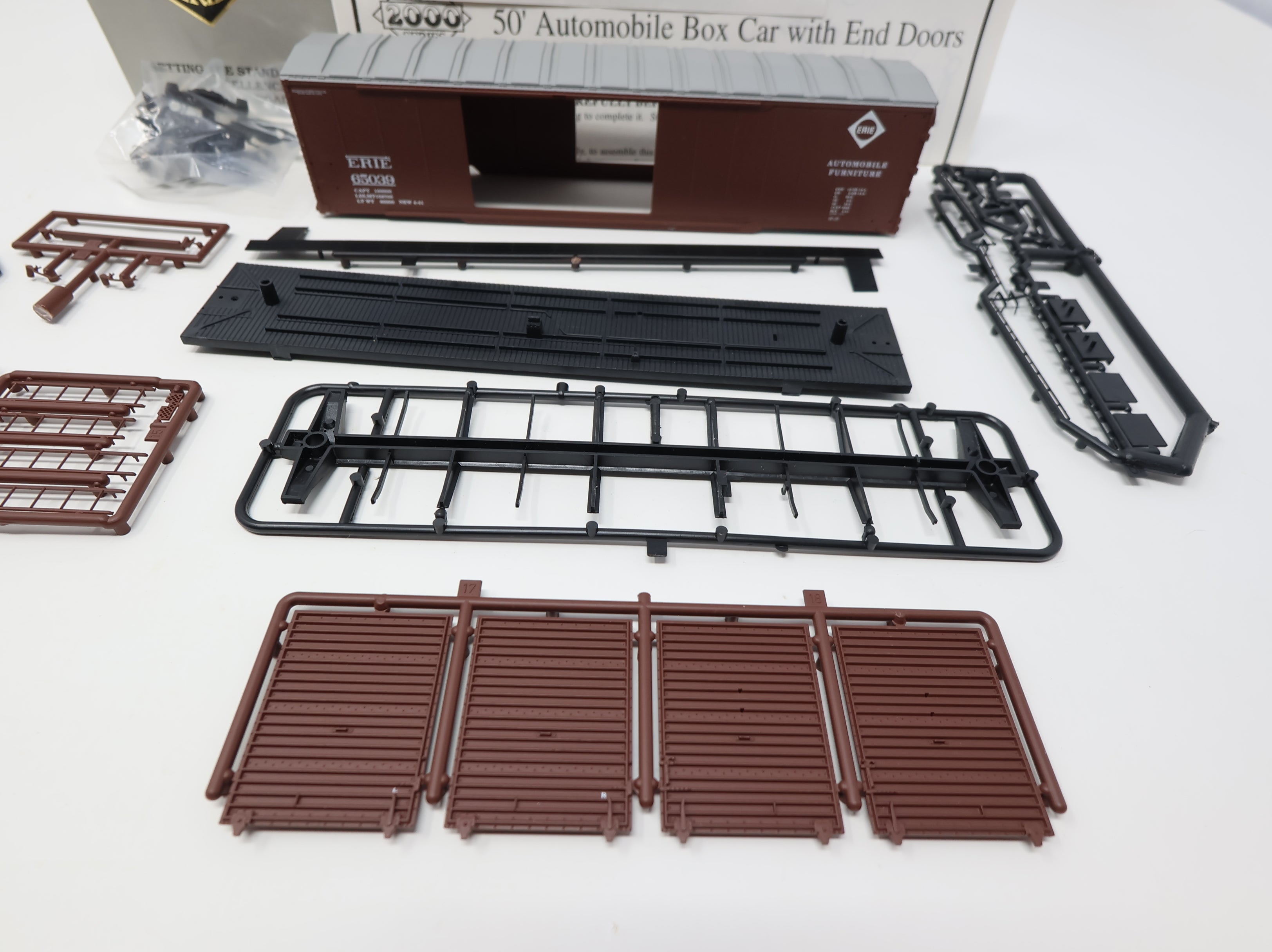 USED Life-Like 21018 HO Scale 50' Automobile Box Car Erie #65039 Proto2000 KIT