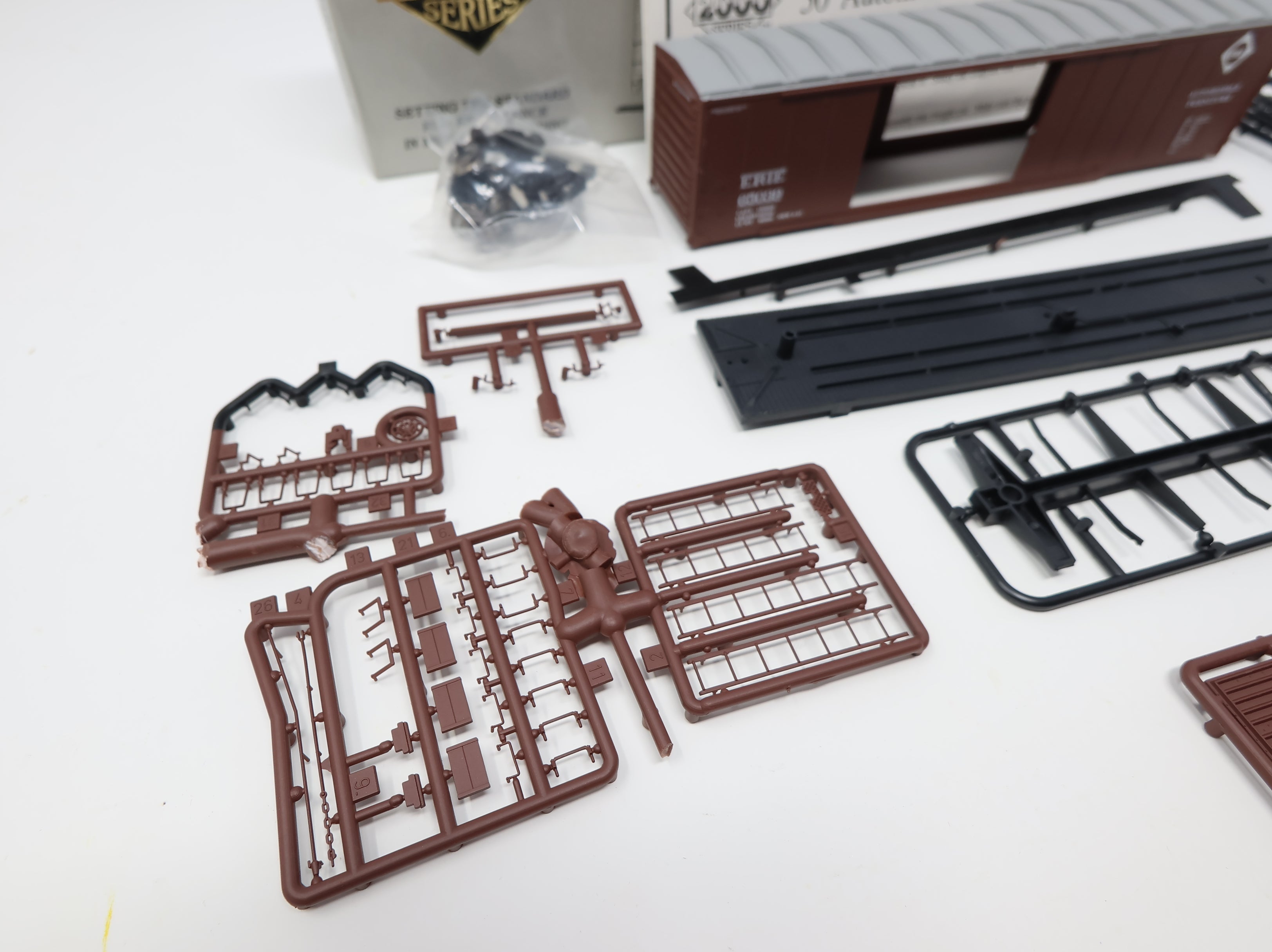 USED Life-Like 21018 HO Scale 50' Automobile Box Car Erie #65039 Proto2000 KIT