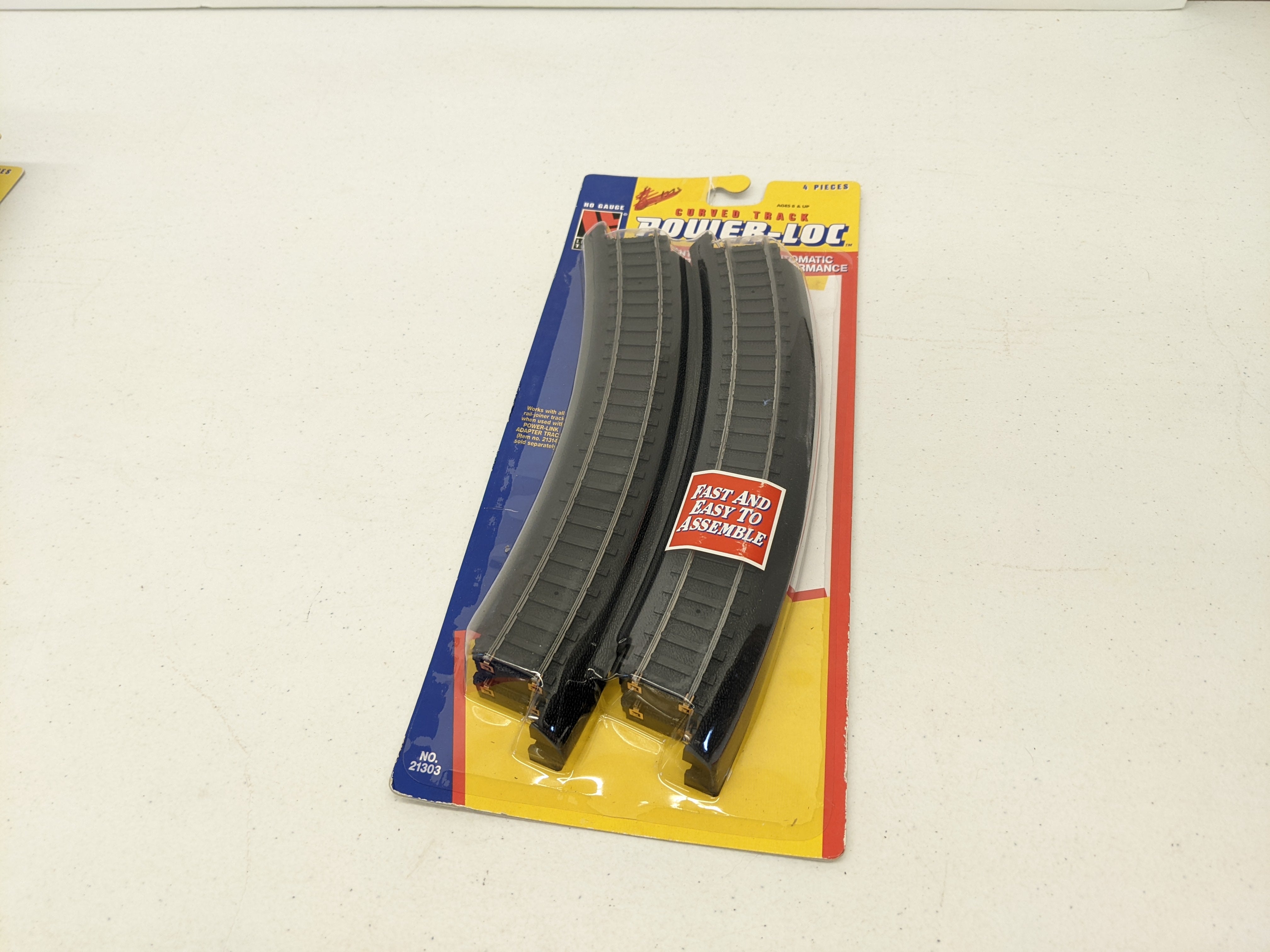 Life-Like HO Scale, Power-Loc 18" Radius Curve Track, 4 Pack