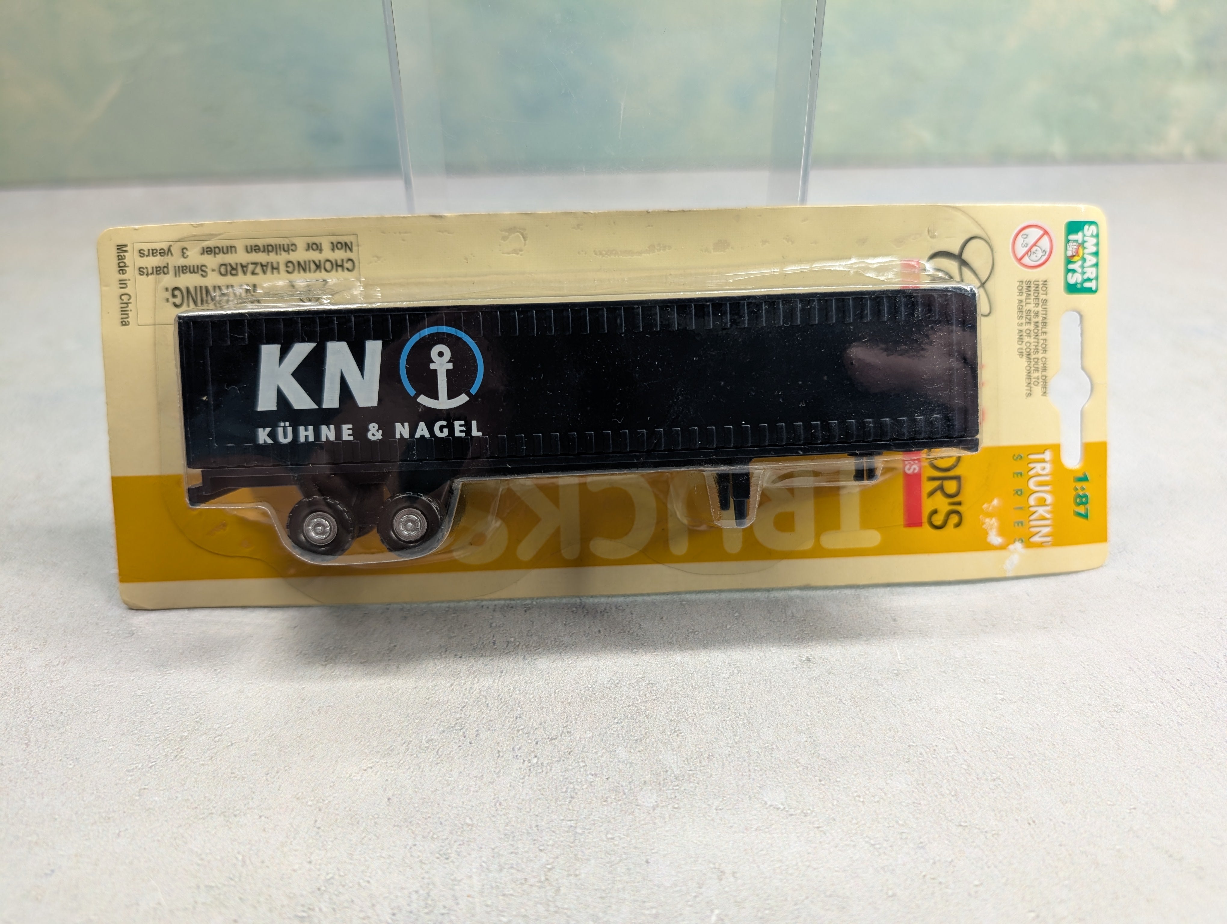 Smart Toys 20282 HO Scale 39' Trailer Kuhne & Nagel