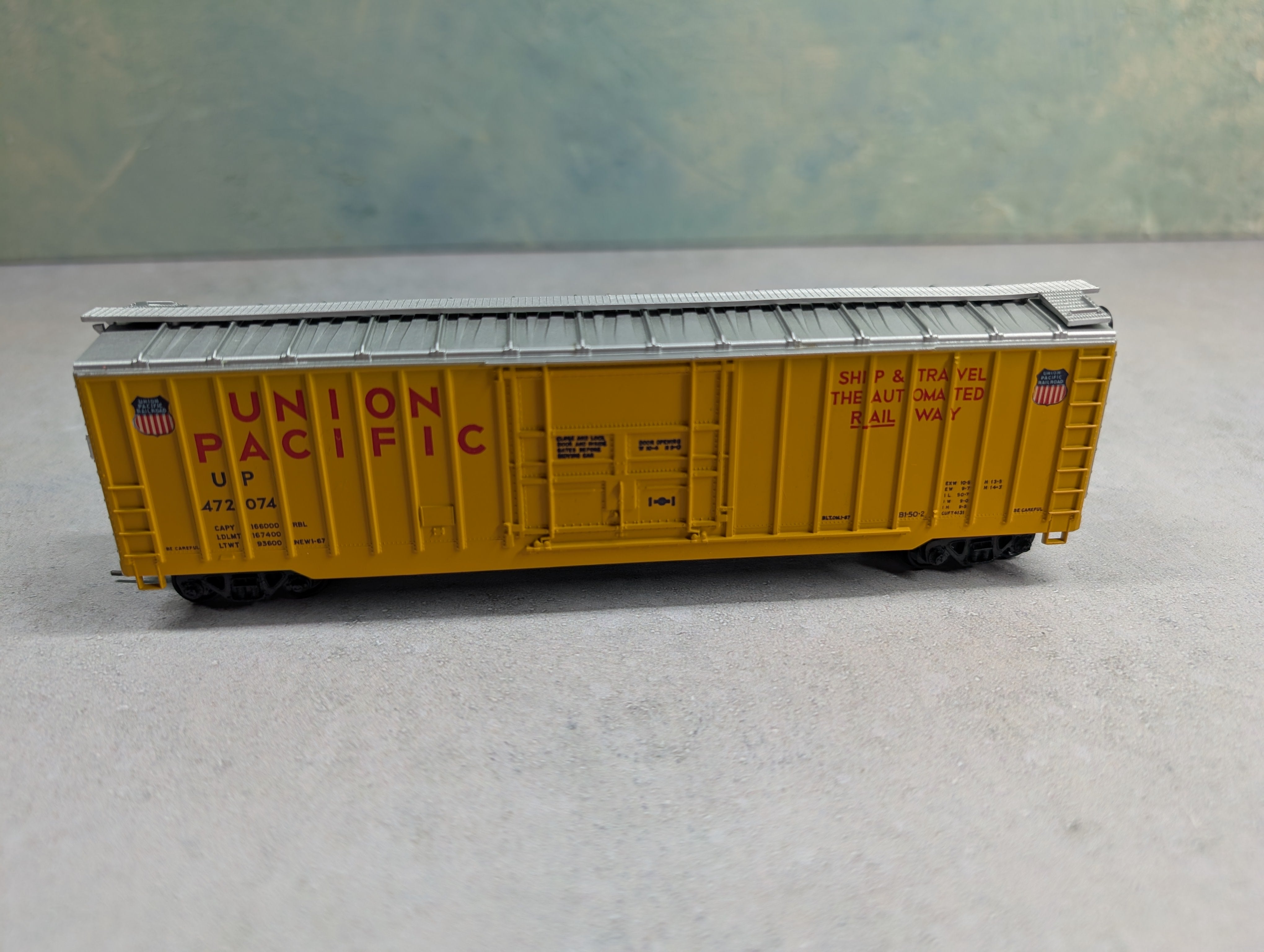 USED Athearn 1342 HO Scale 50' Outside Braced Box Car Union Pacific UP #472074