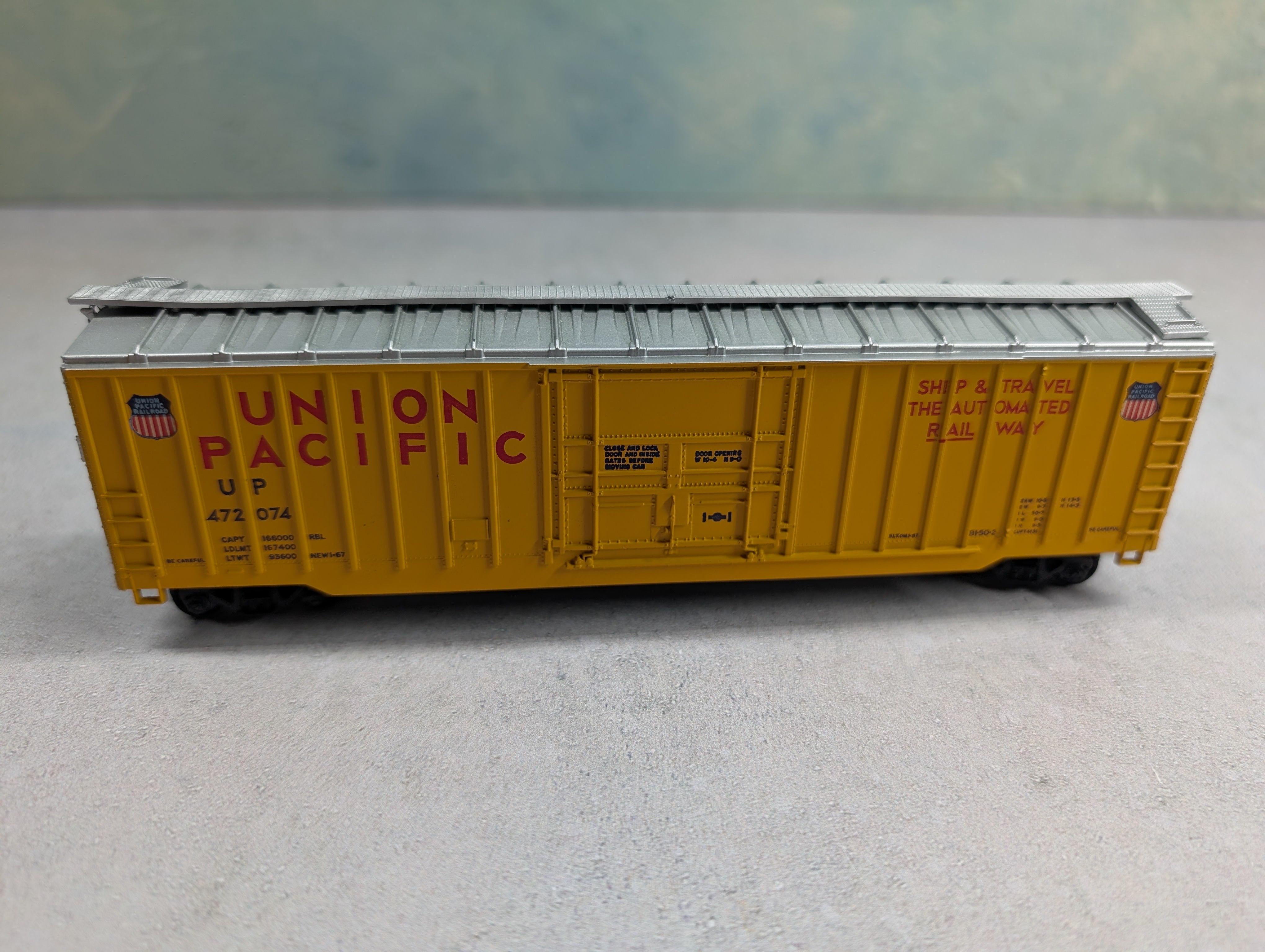 USED Athearn 1342 HO Scale 50' Outside Braced Box Car Union Pacific UP #472074