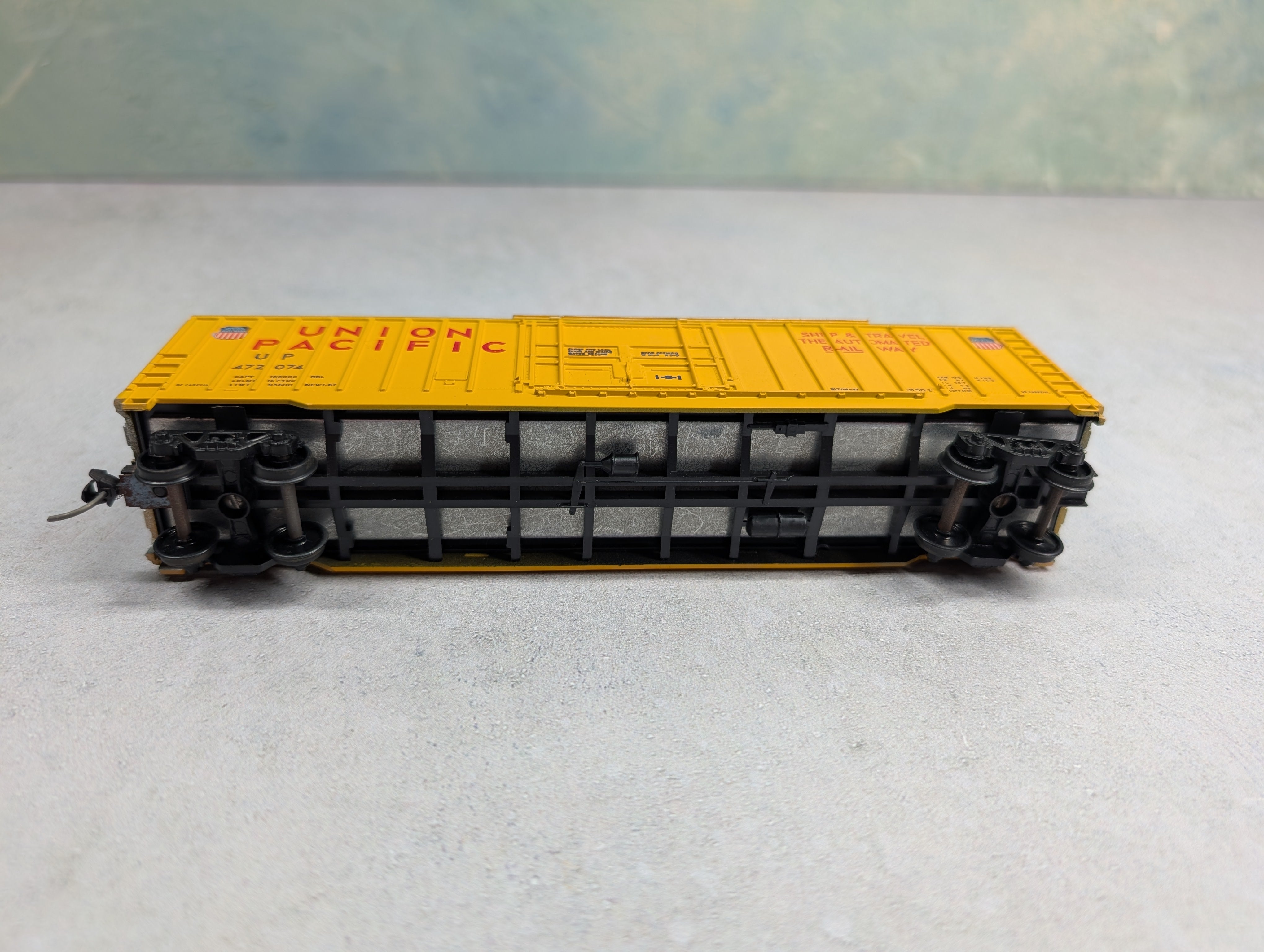 USED Athearn 1342 HO Scale 50' Outside Braced Box Car Union Pacific UP #472074