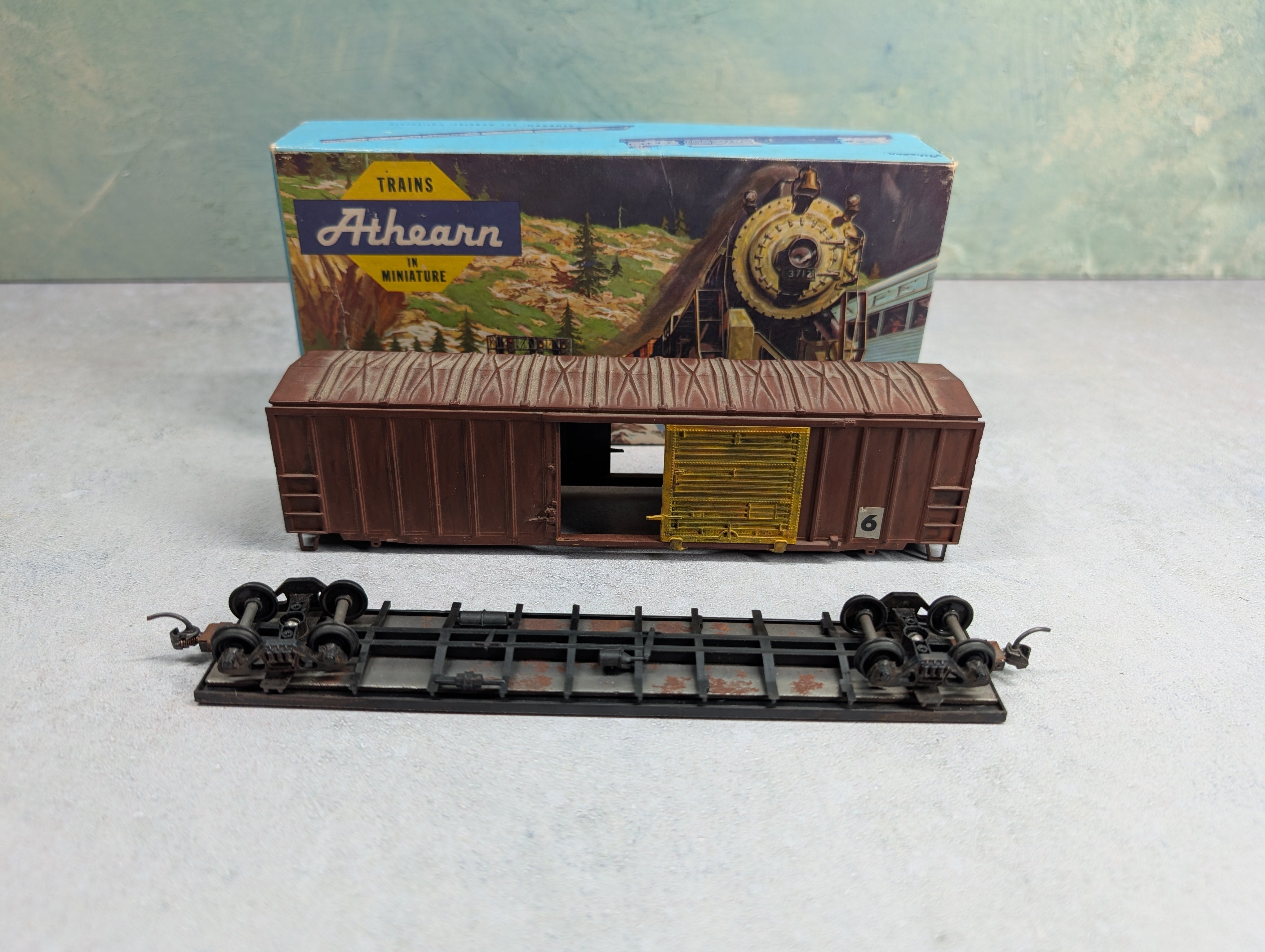 USED Athearn HO Scale 50' SD Box Car Weathered/Painted
