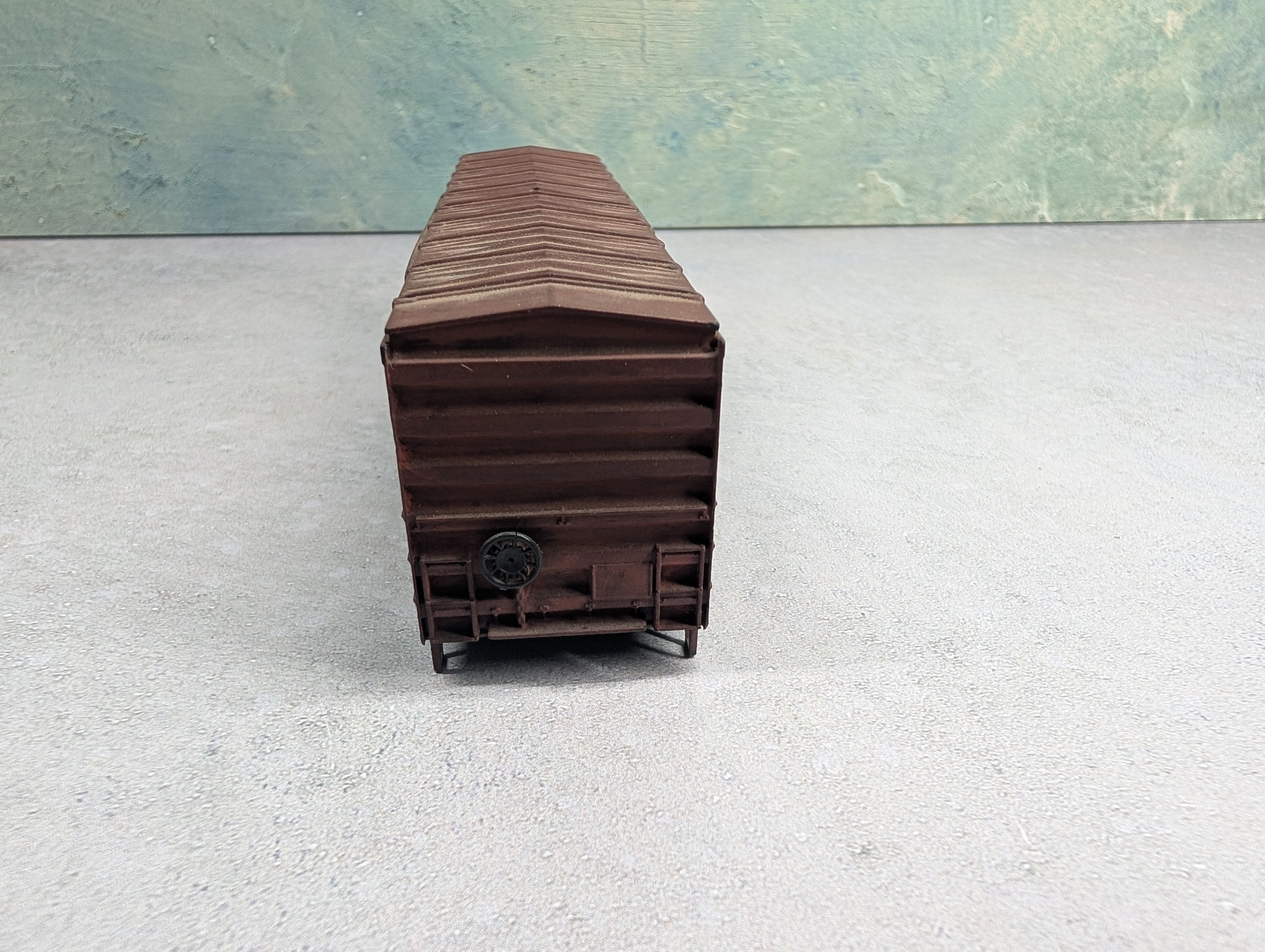 USED Athearn HO Scale 50' SD Box Car Weathered/Painted