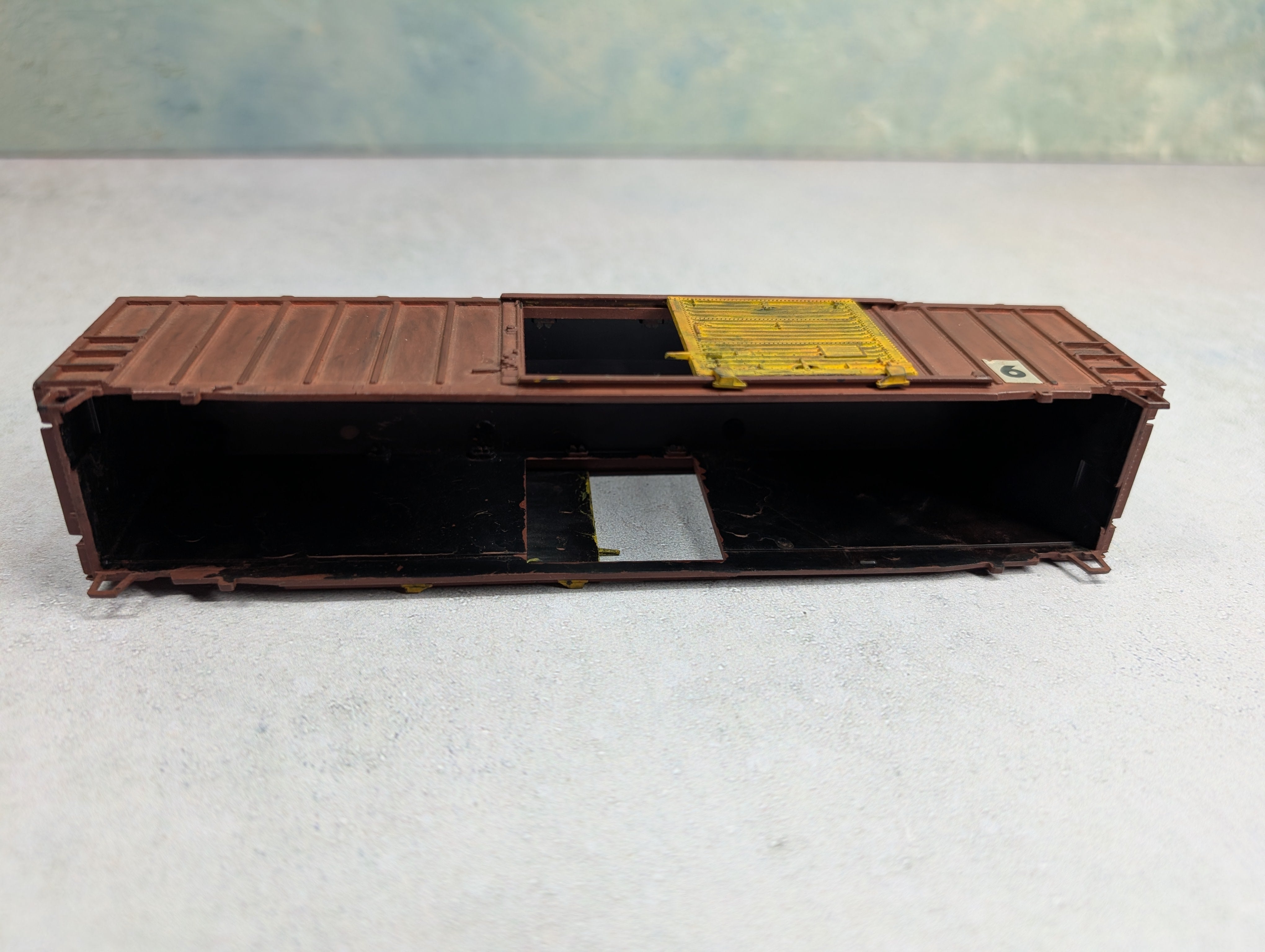 USED Athearn HO Scale 50' SD Box Car Weathered/Painted