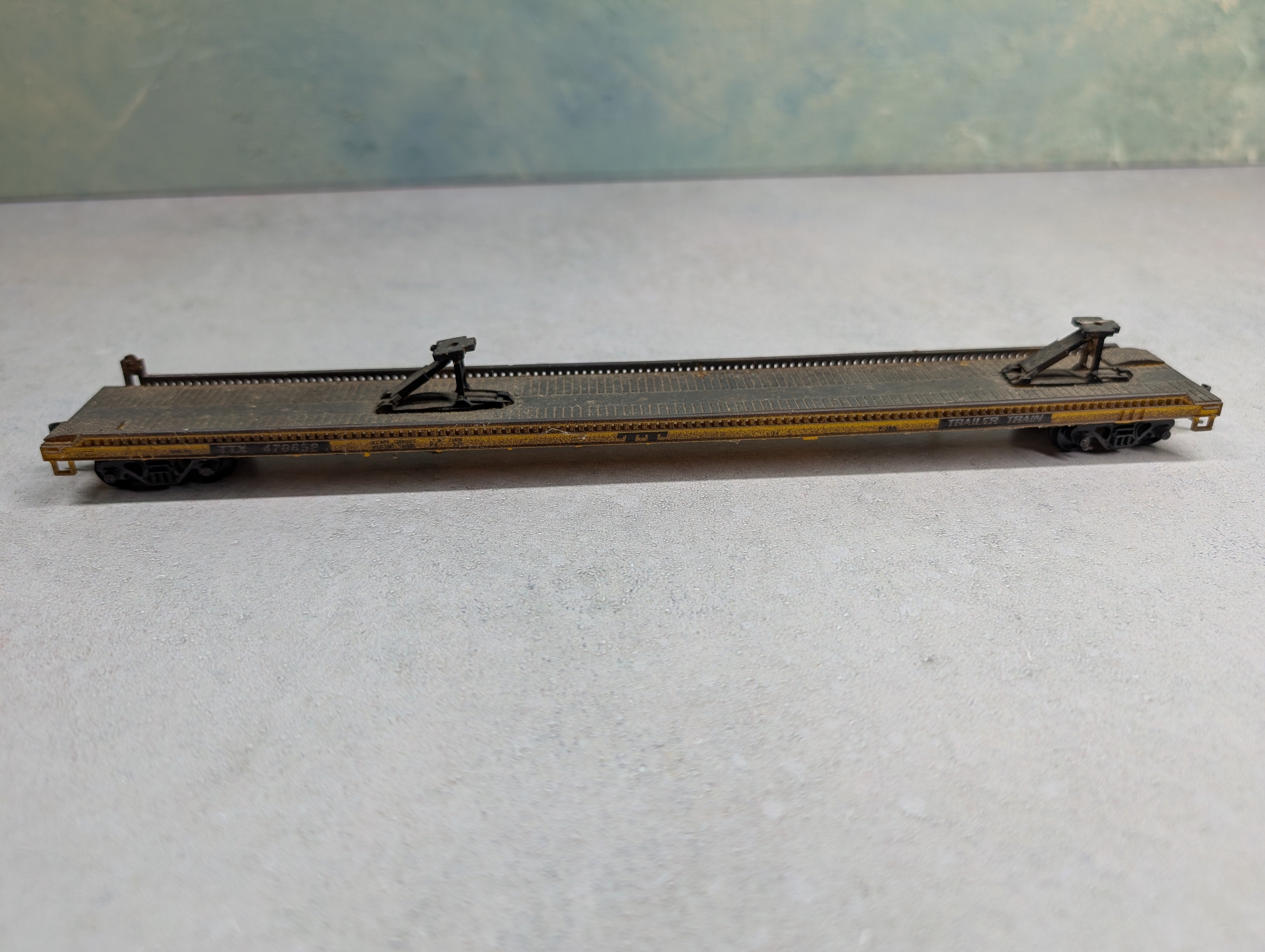 USED Walthers HO Scale 75' TOFC Flat Car Trailer Train TTX #470652 Weathered
