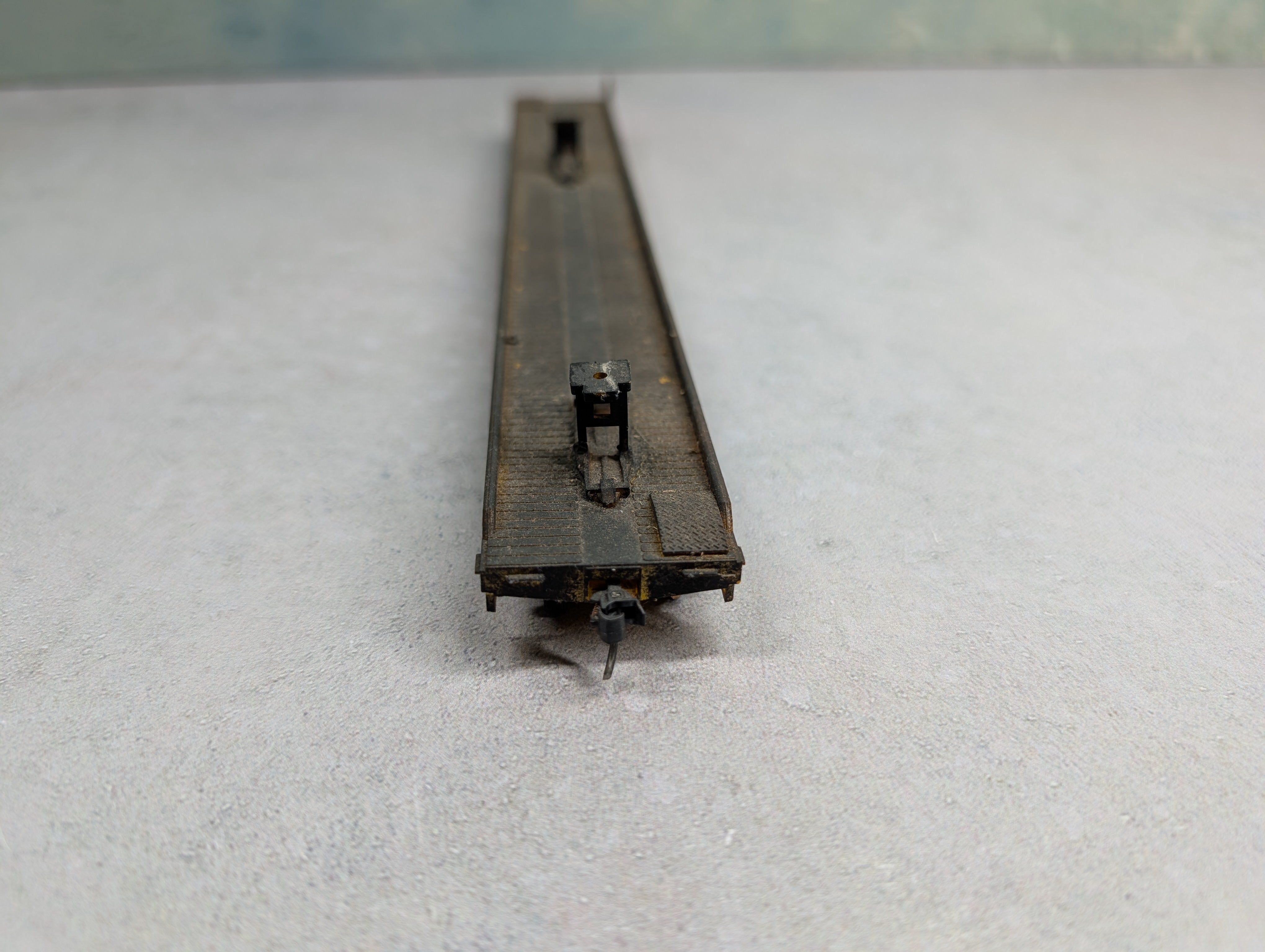 USED Walthers HO Scale 75' TOFC Flat Car Trailer Train TTX #470652 Weathered