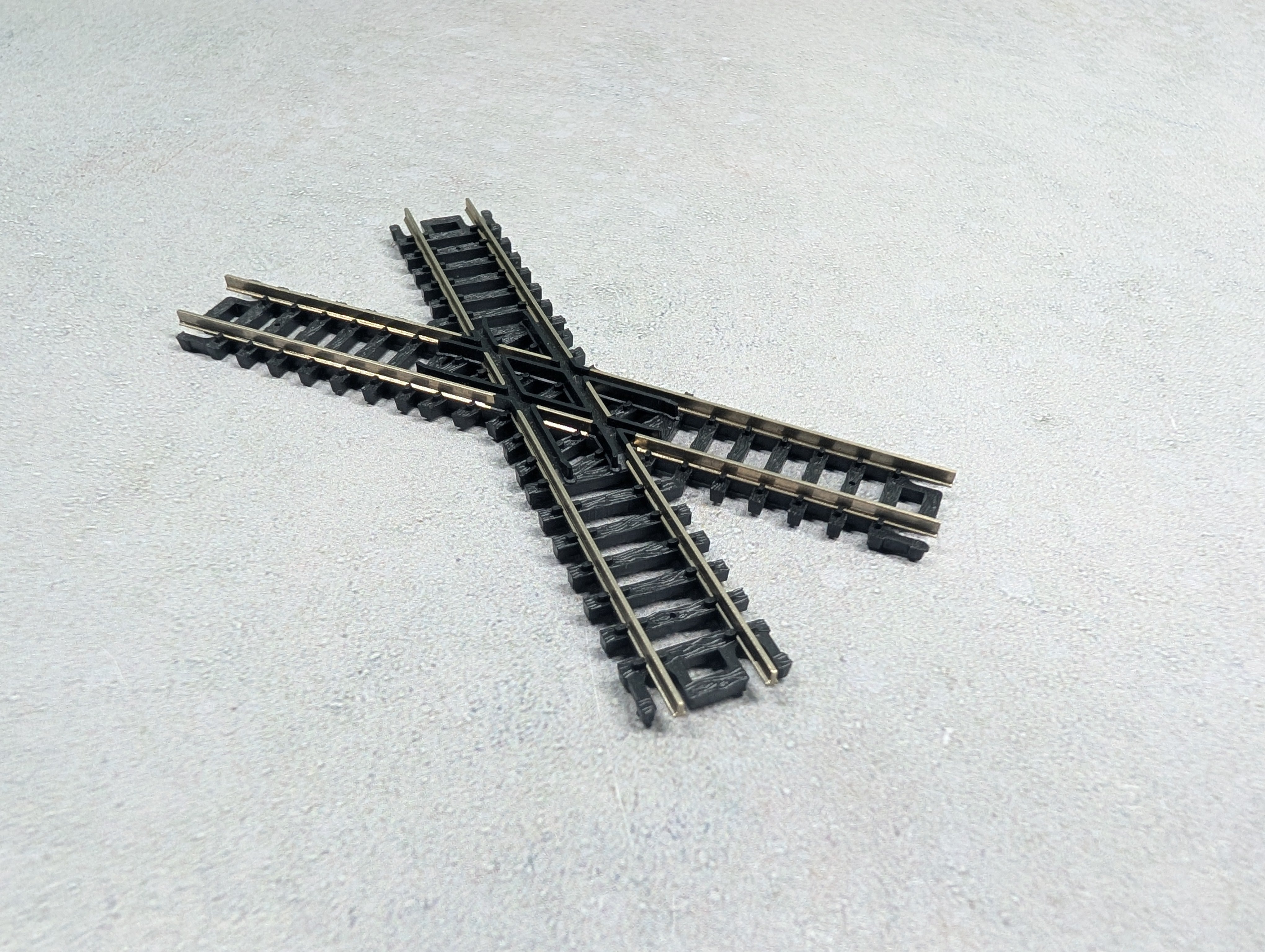 USED Atlas N Scale 45 Degree Crossing - Code 80