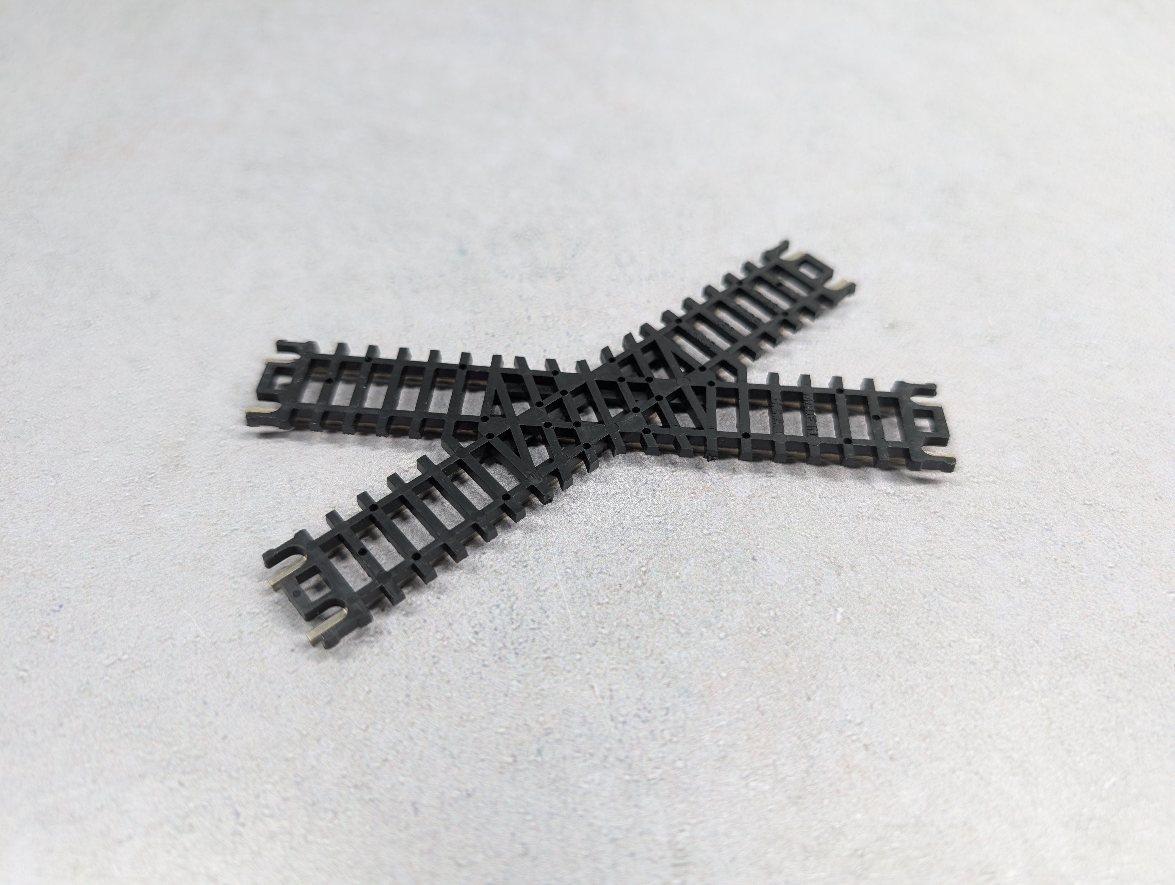 USED Atlas N Scale 45 Degree Crossing - Code 80