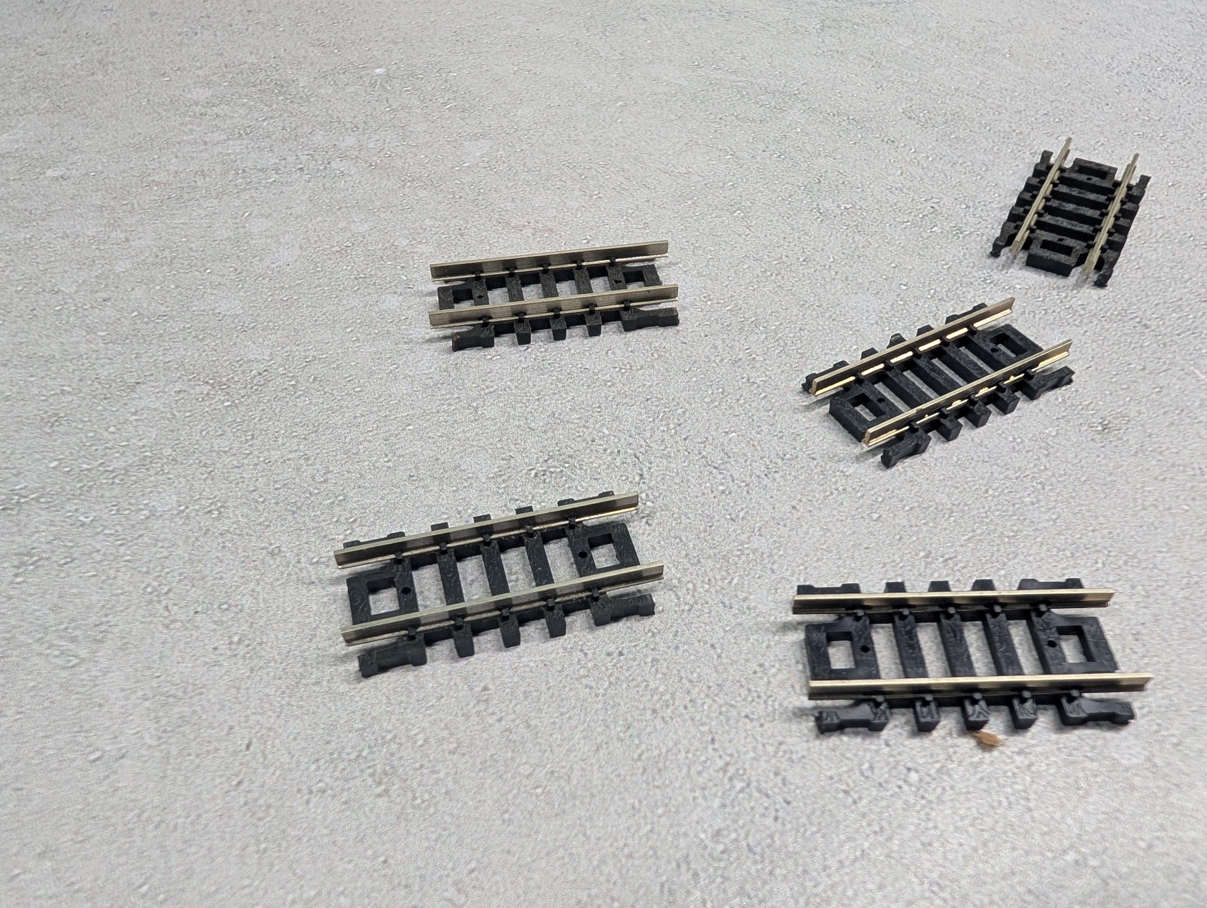 USED Atlas N Scale 1-1/4" Straight Track - Code 80 (6 pcs)