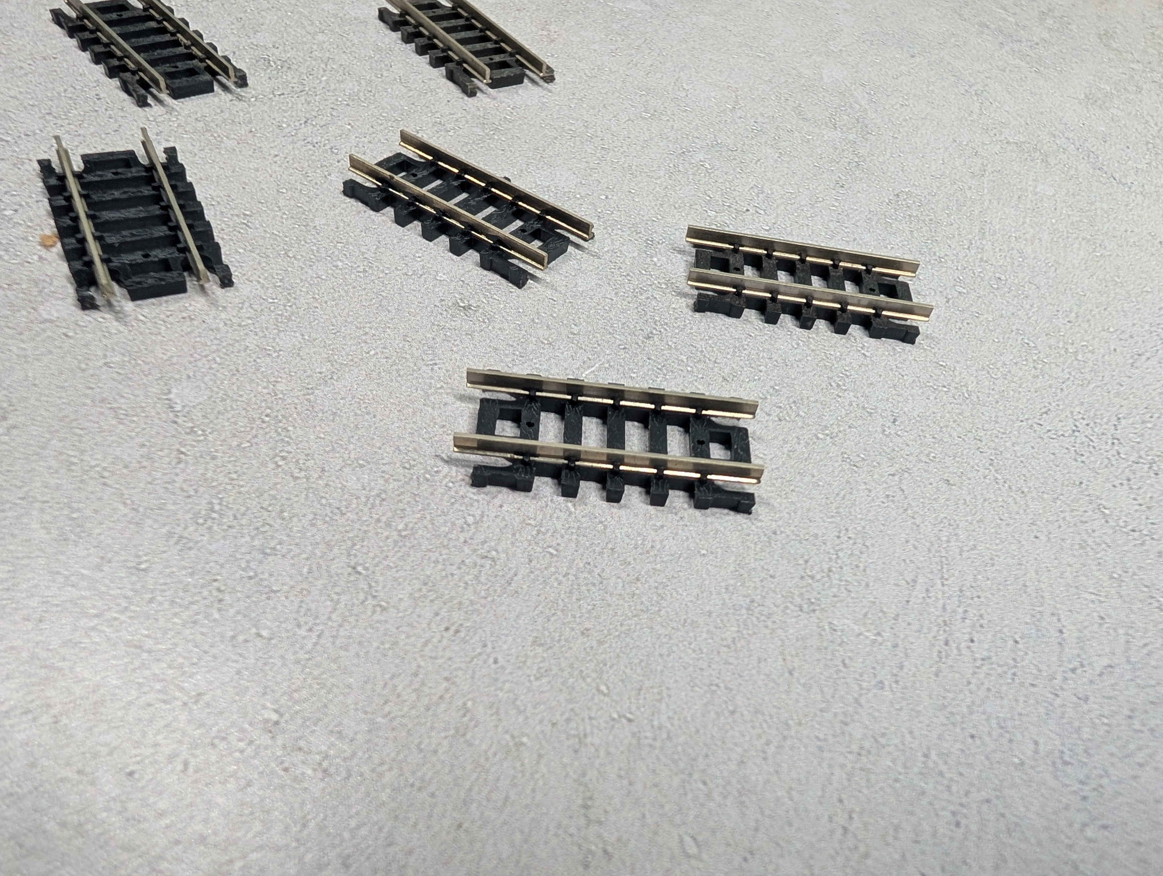 USED Atlas N Scale 1-1/4" Straight Track - Code 80 (6 pcs)